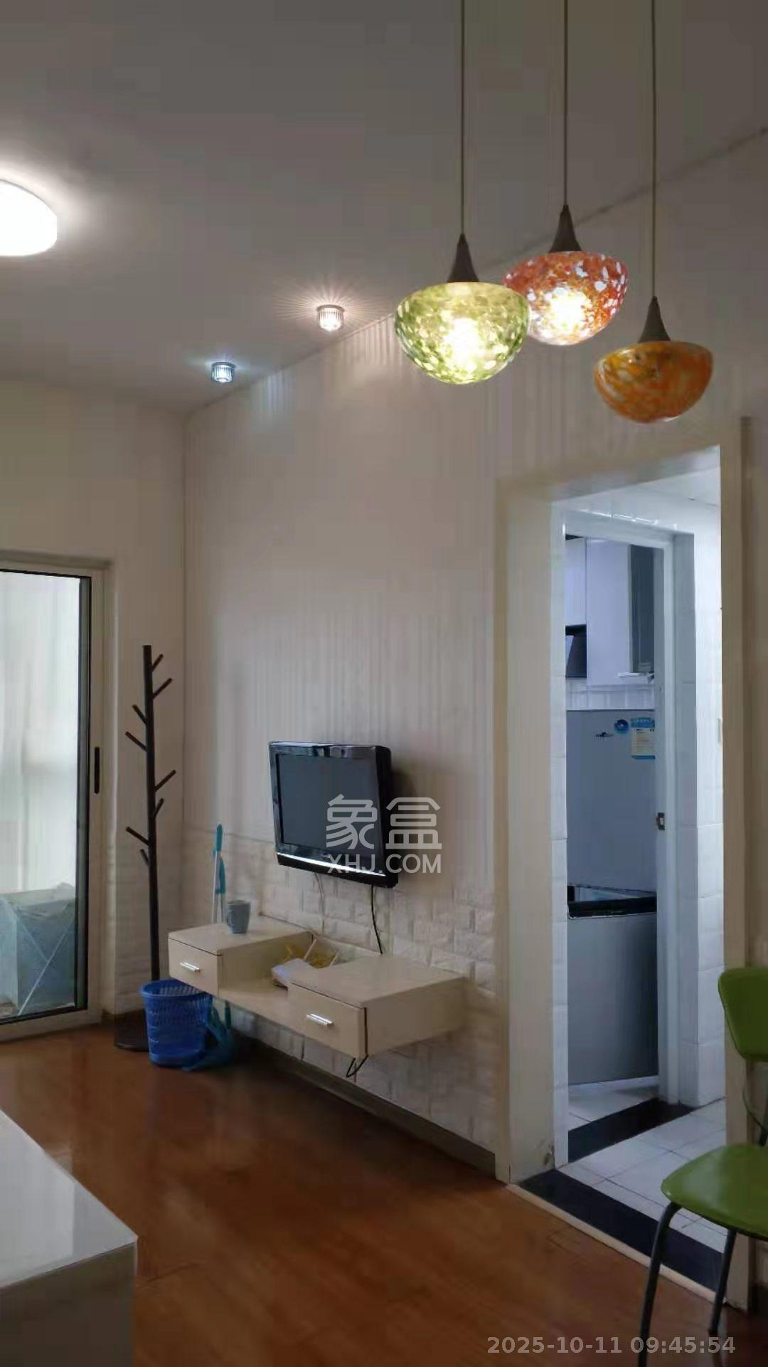 白沙晶城  1室1厅1卫    2000.0元/月室内图