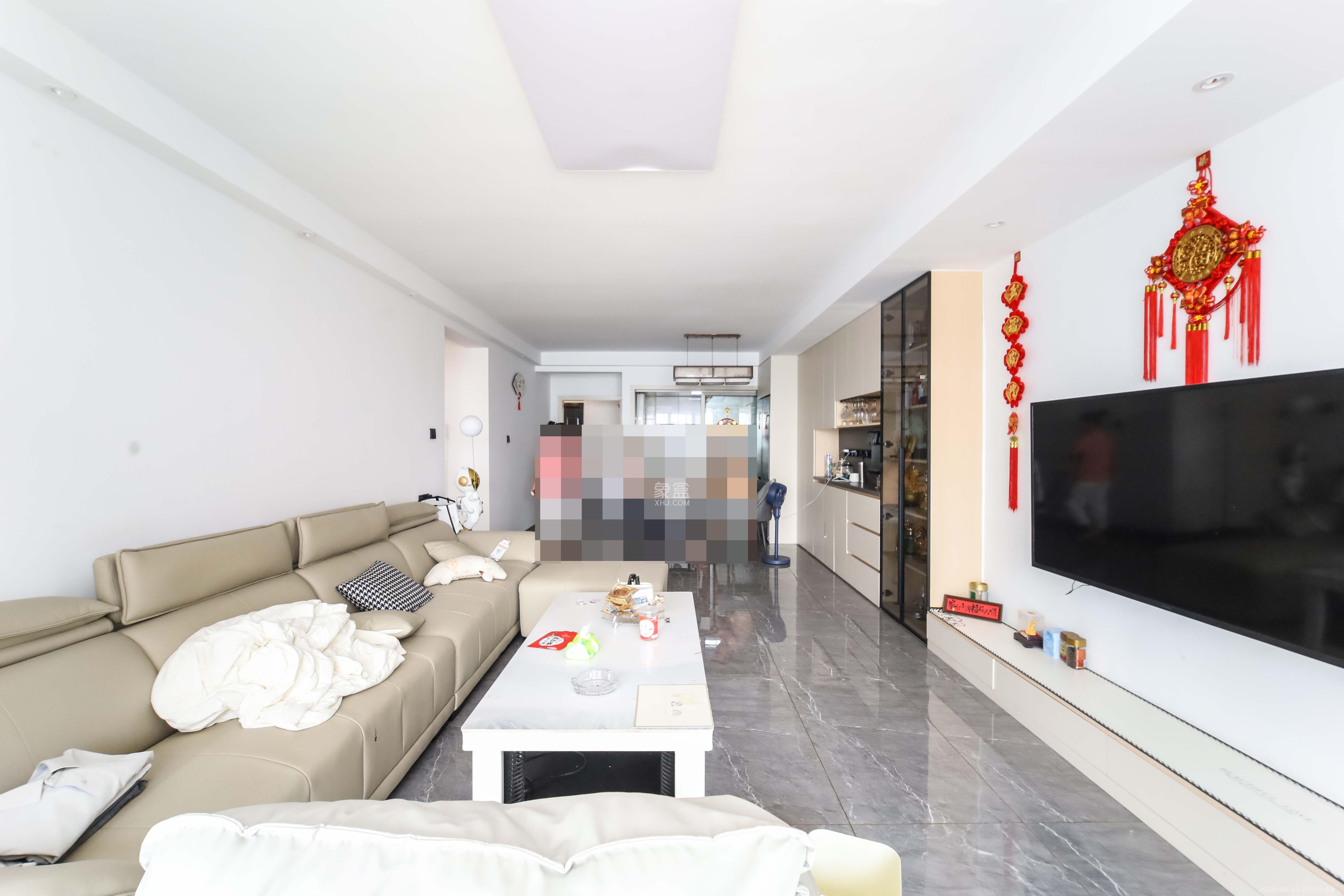 高桥现代商贸城 3室2厅2卫 88.0万 高桥现代商贸城 3室2厅2卫 88.0万客厅