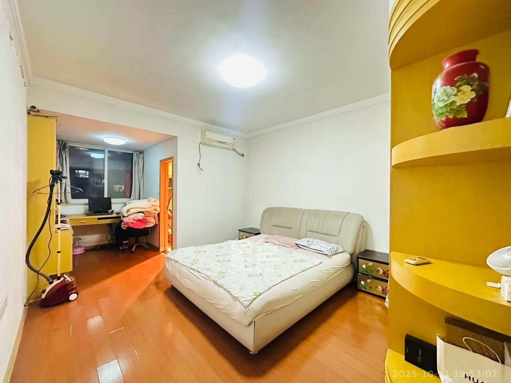 华新花苑 3室2厅2卫 2000.0元/月 华新花苑 3室2厅2卫 2000.0元/月室内图