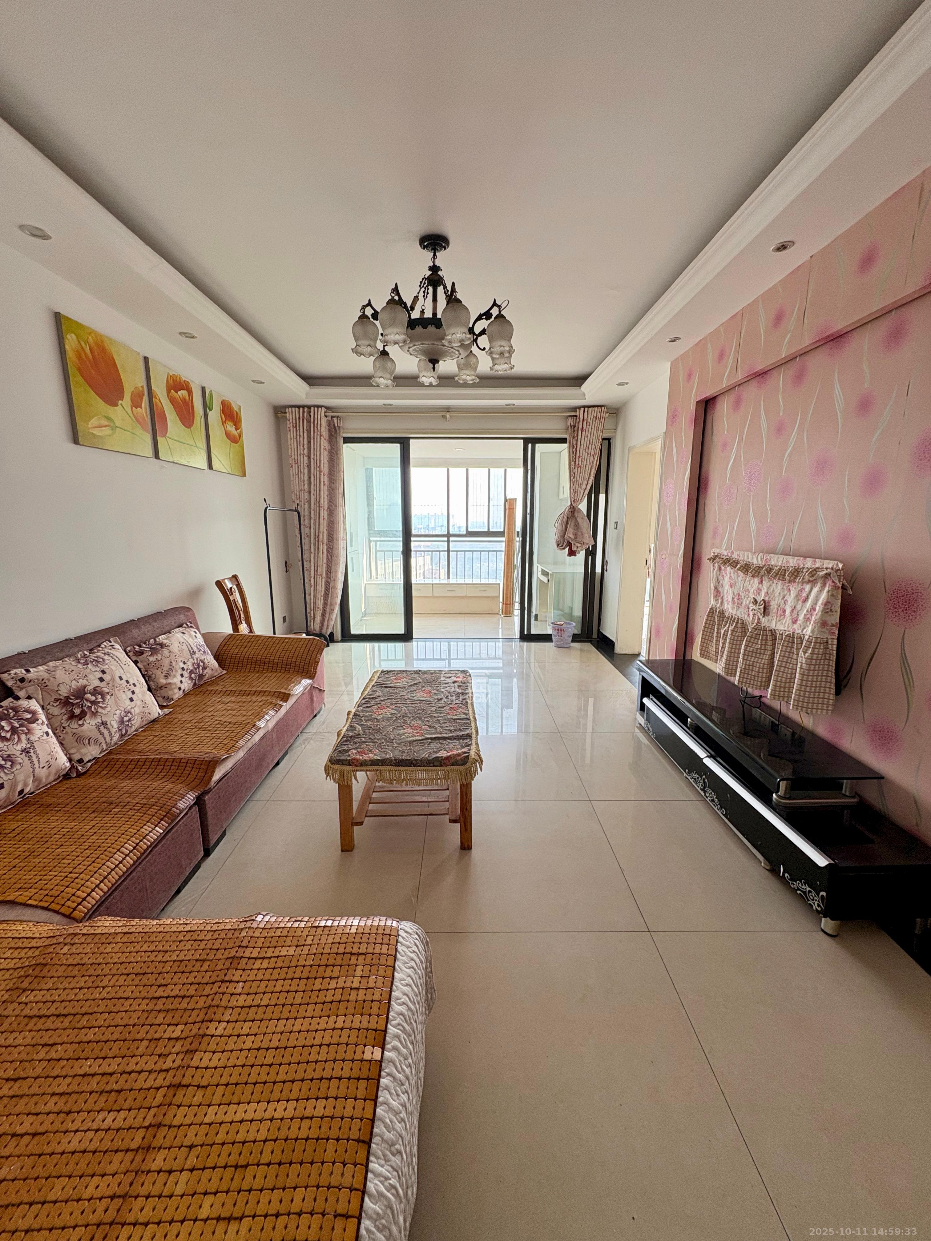 旭辉华庭  3室2厅1卫    1800.0元/月 旭辉华庭  3室2厅1卫    1800.0元/月室内图