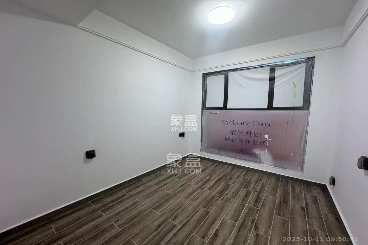 德奥上河城章 4室2厅2卫 3699.0元/月 德奥上河城章 4室2厅2卫 3699.0元/月室内图