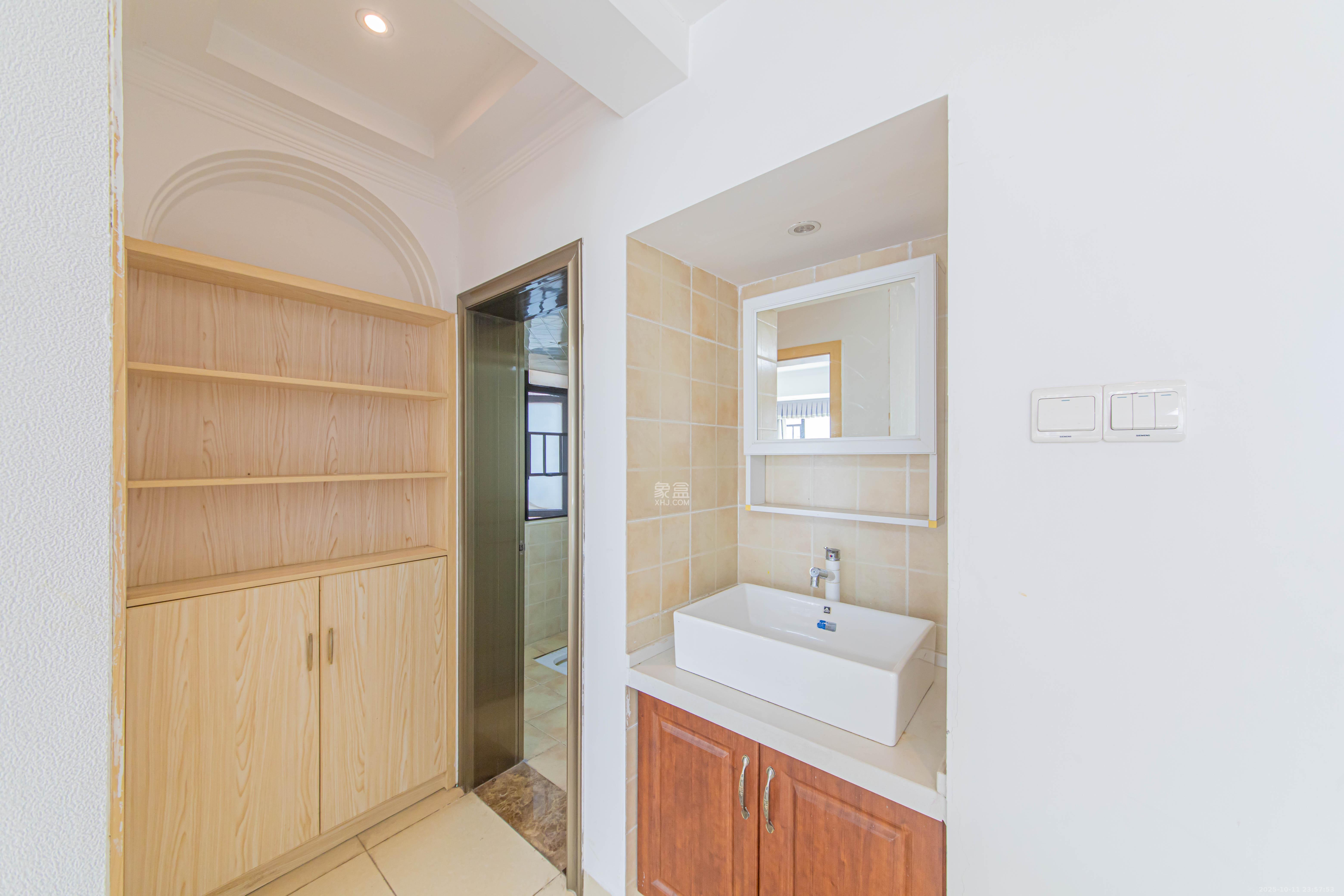 长城水郡 3室2厅1卫 89.0万 长城水郡 3室2厅1卫 89.0万卫生间