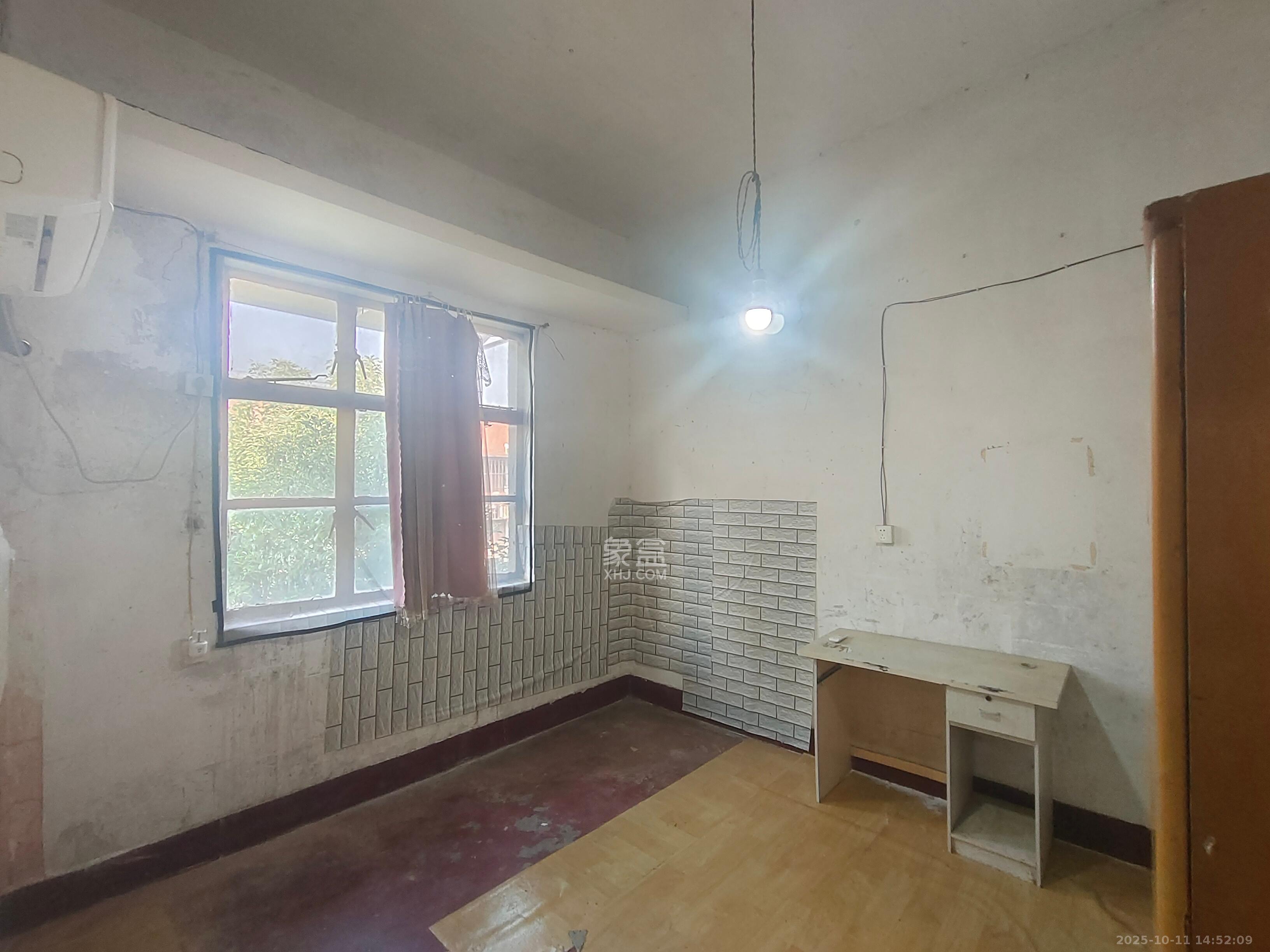 阿弥岭一二片  3室1厅1卫    1200.0元/月室内图