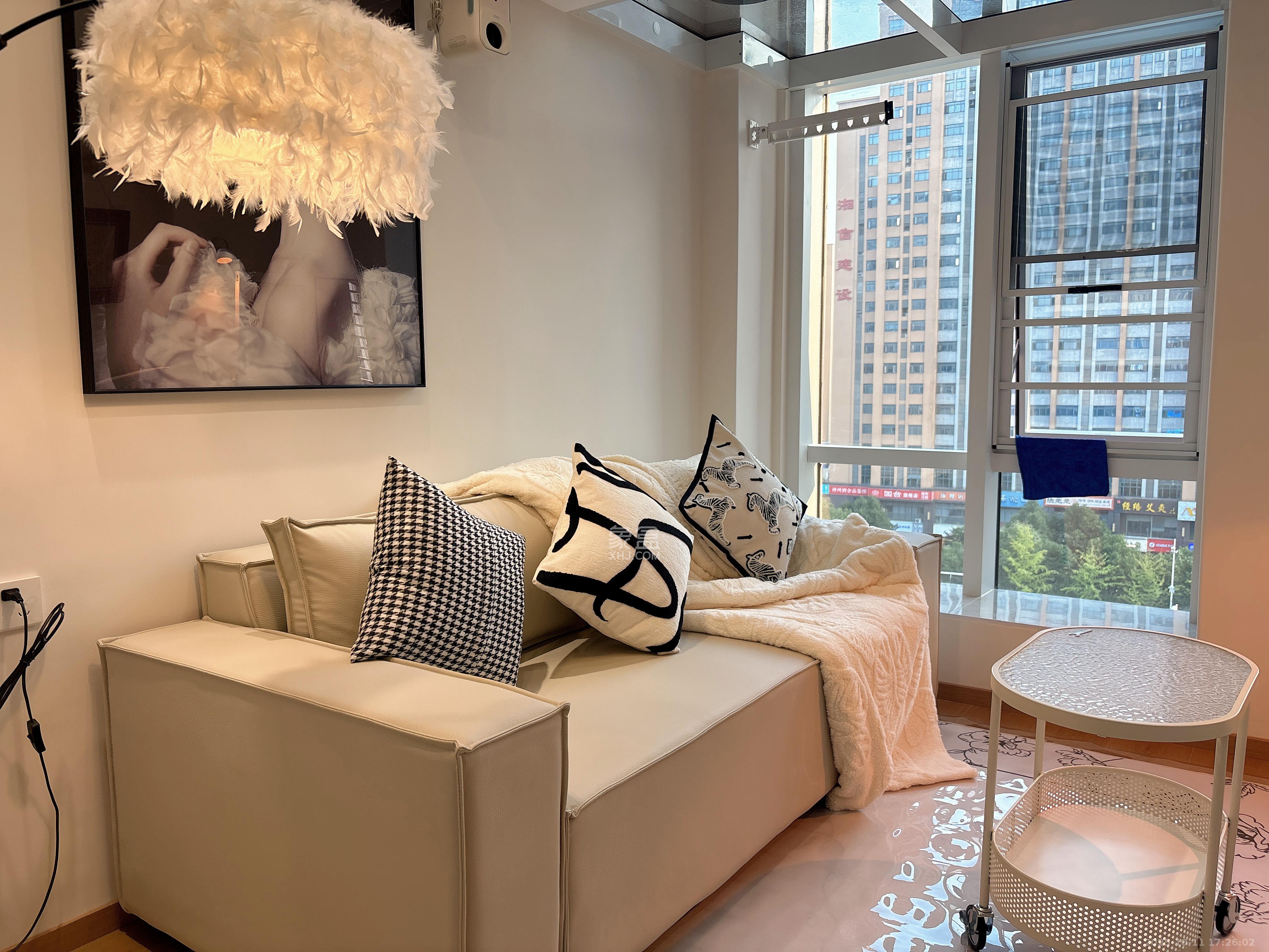 珠江花城好世界  2室1厅1卫    2400.0元/月室内图1