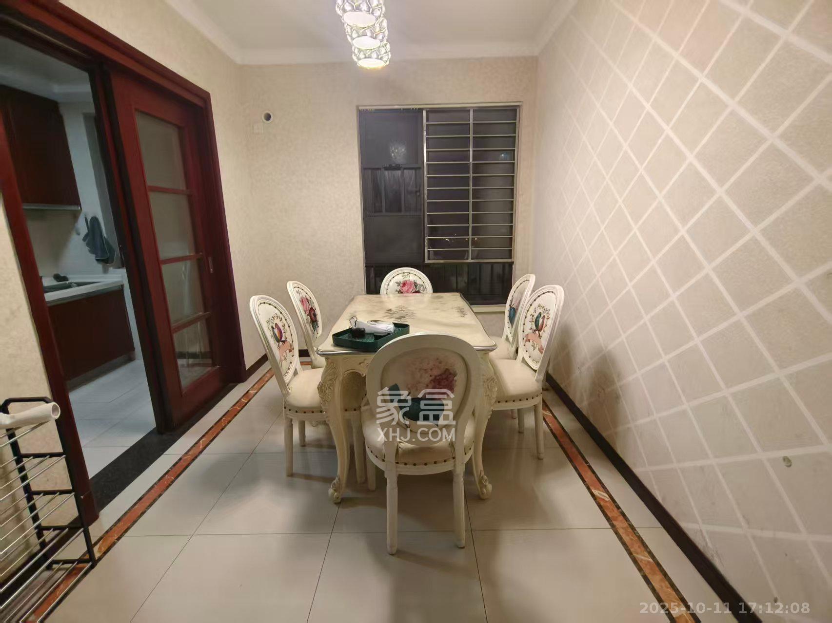 中海国际二期  4室2厅2卫    2500.0元/月 中海国际二期  4室2厅2卫    2500.0元/月室内图