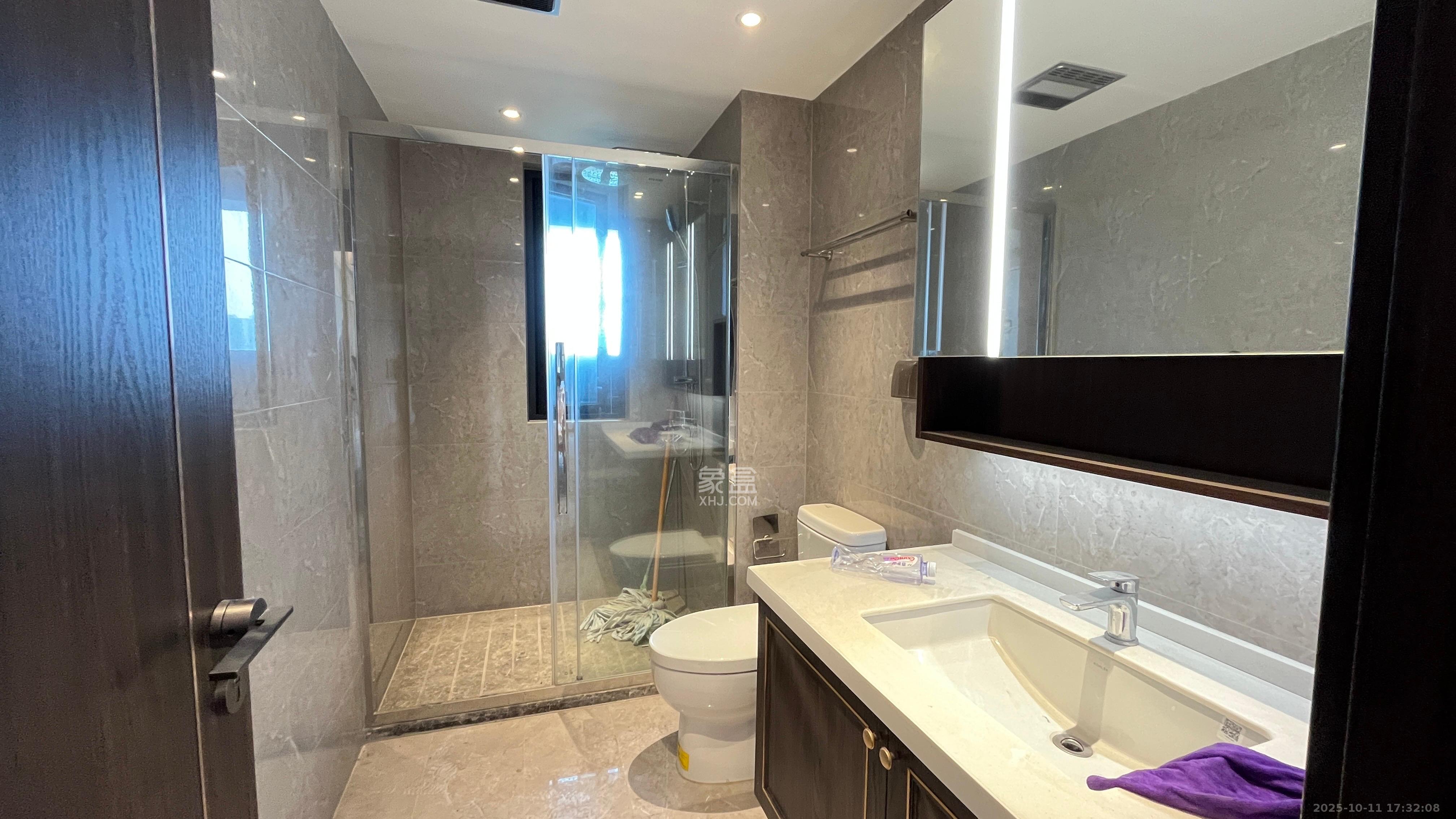 东原麓印长江B区 4室2厅2卫 4800.0元/月 东原麓印长江B区 4室2厅2卫 4800.0元/月室内图