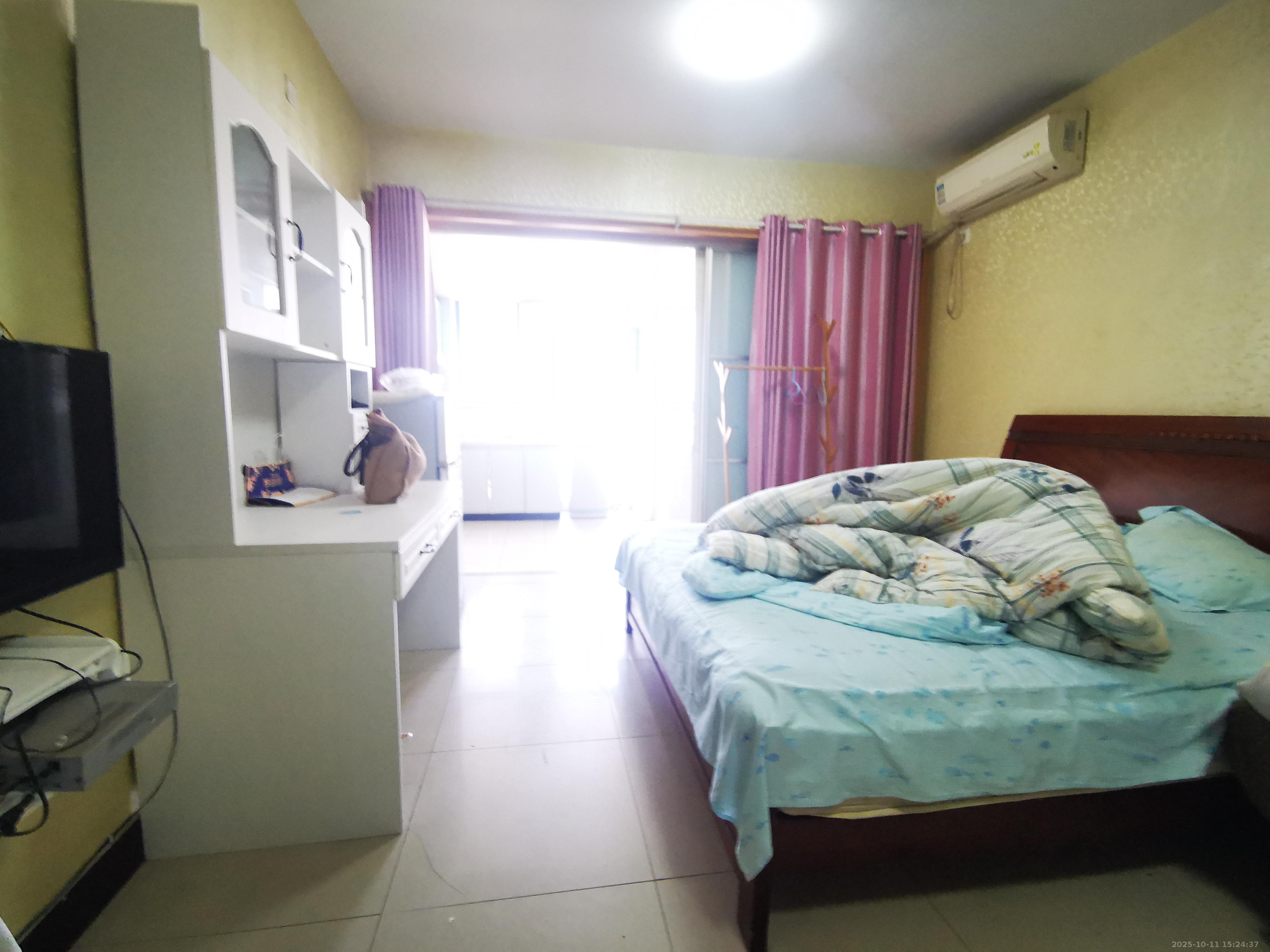 东一国际  1室1厅0卫    1600.0元/月室内图