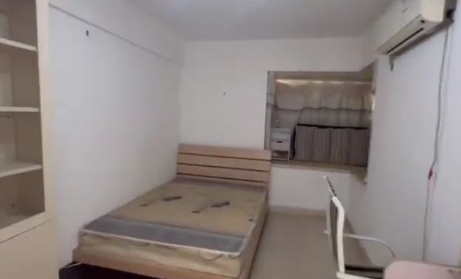 东方文华府  3室2厅2卫    140.0万客厅