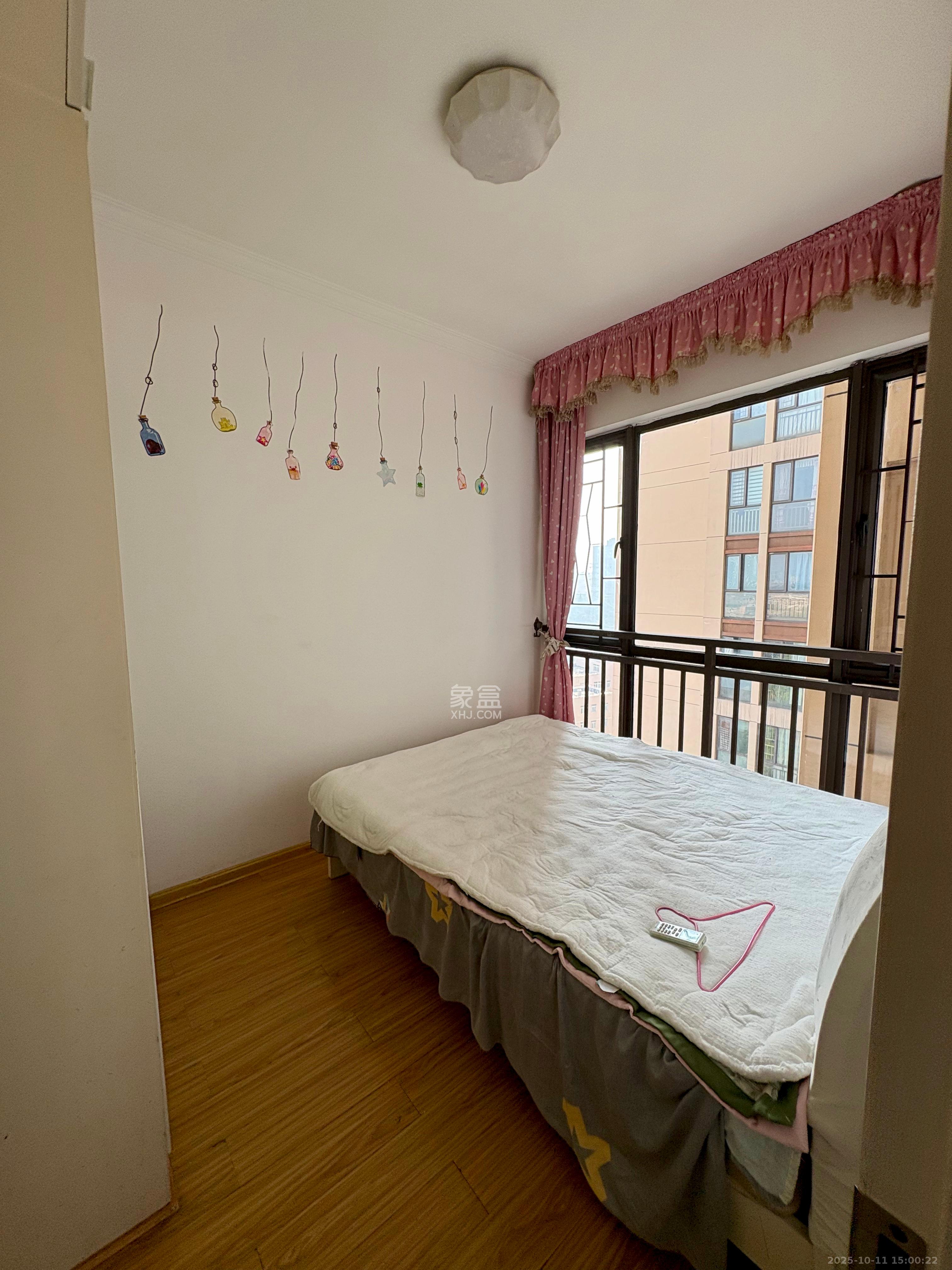 旭辉华庭  3室2厅1卫    1800.0元/月 旭辉华庭  3室2厅1卫    1800.0元/月室内图