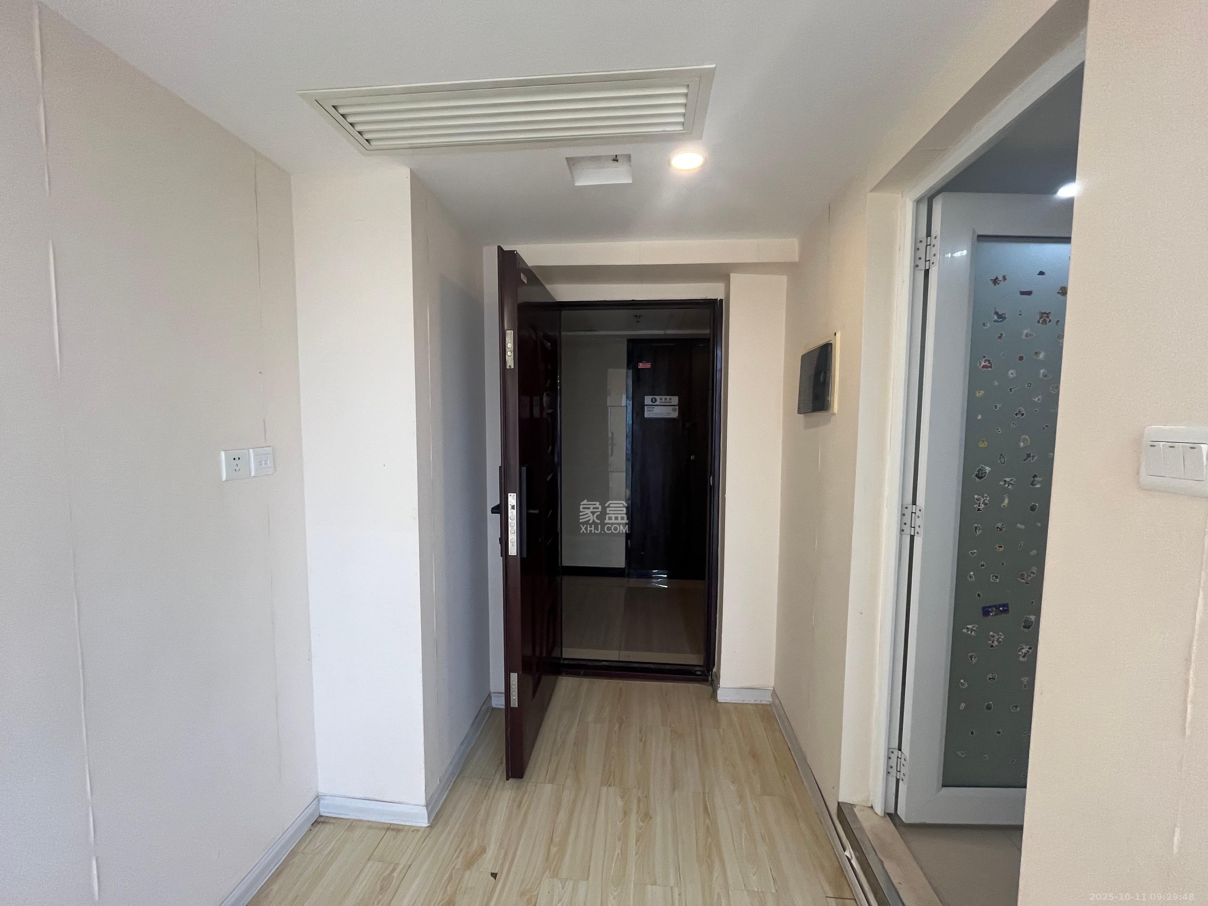 保利国际广场 1室1厅1卫 2000.0元/月 保利国际广场 1室1厅1卫 2000.0元/月室内图