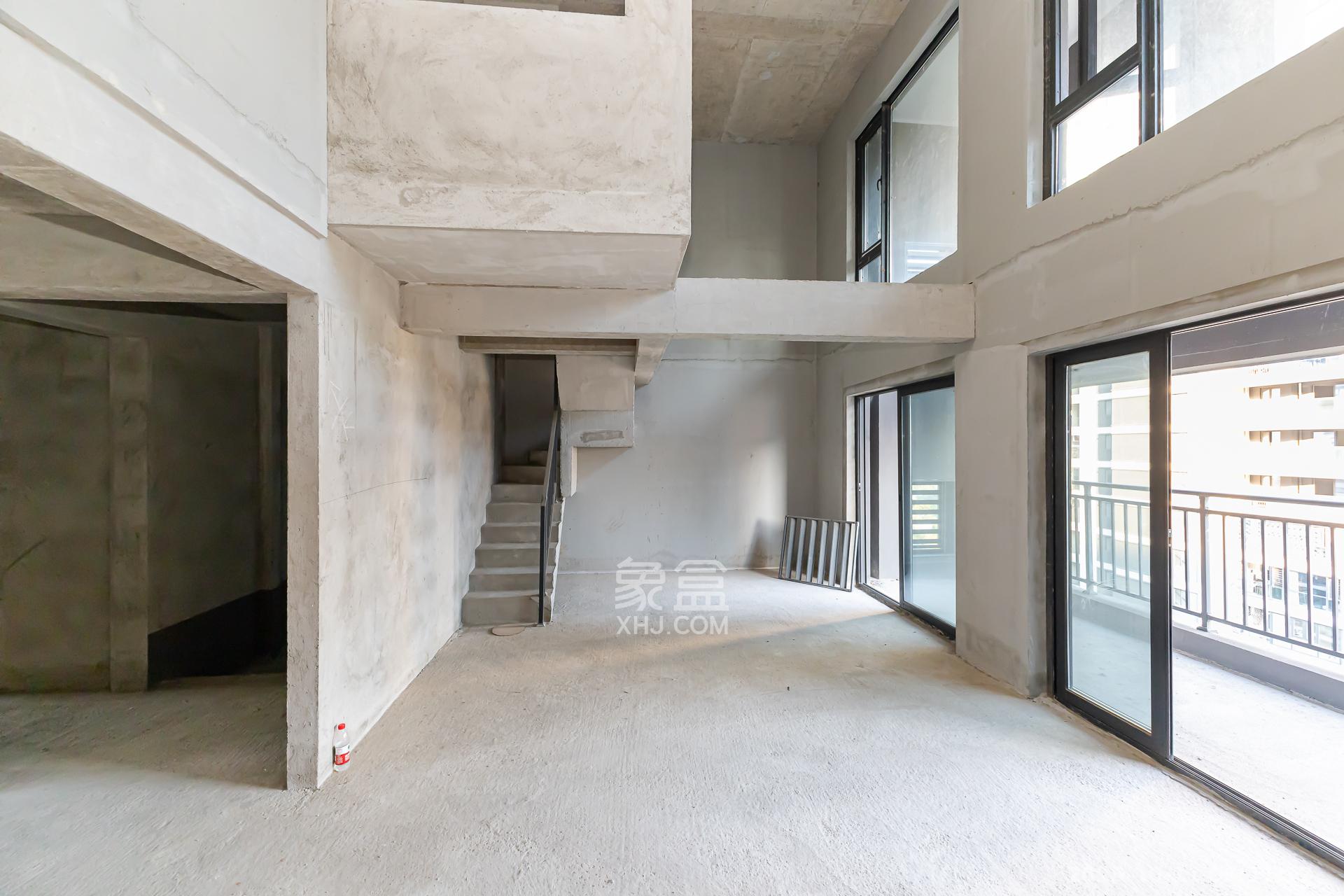 越秀湘江星汇城一期 4室2厅2卫 136.0万 越秀湘江星汇城一期 4室2厅2卫 136.0万客厅