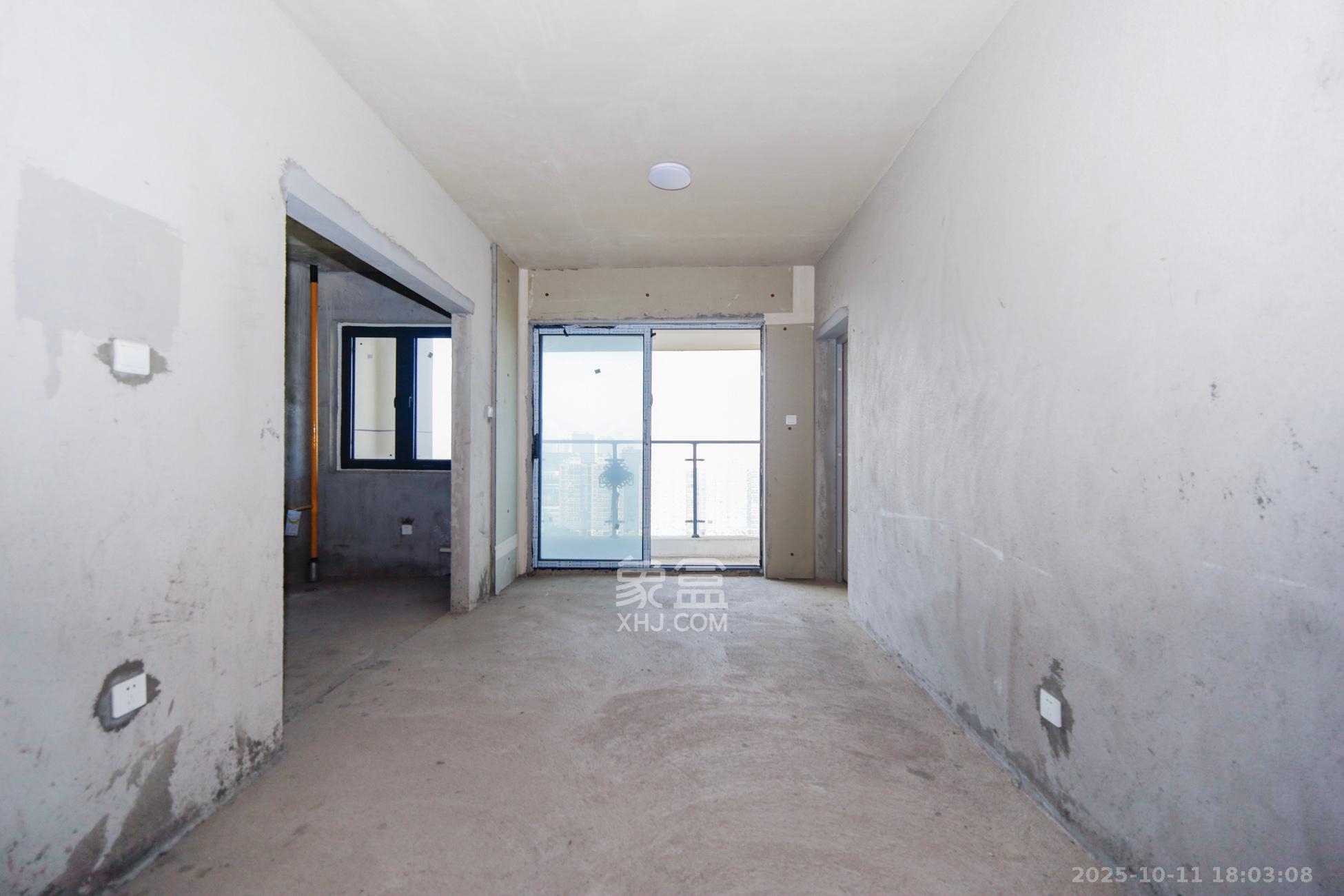 中煤和悦府  4室2厅1卫    170.0万客厅