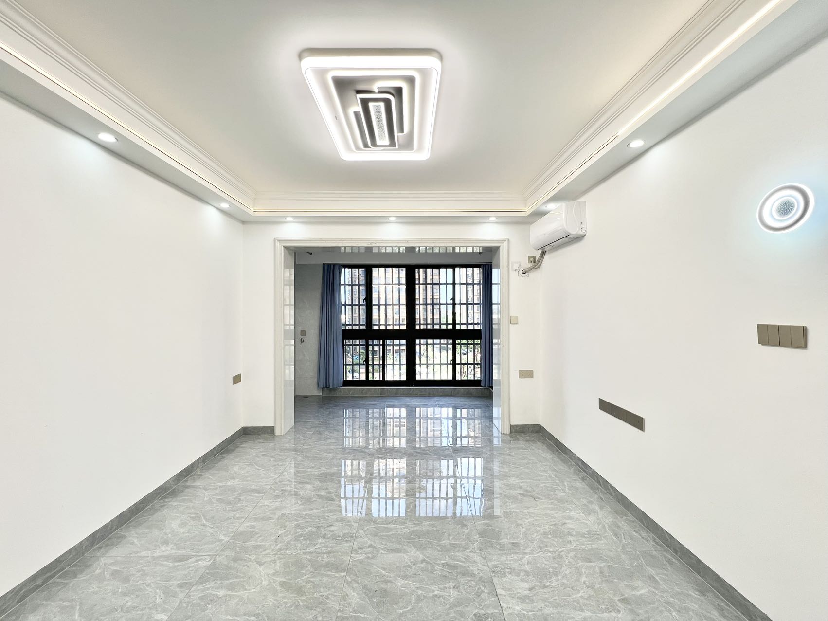 金城天鹅湖  3室2厅1卫    2400.0元/月室内图