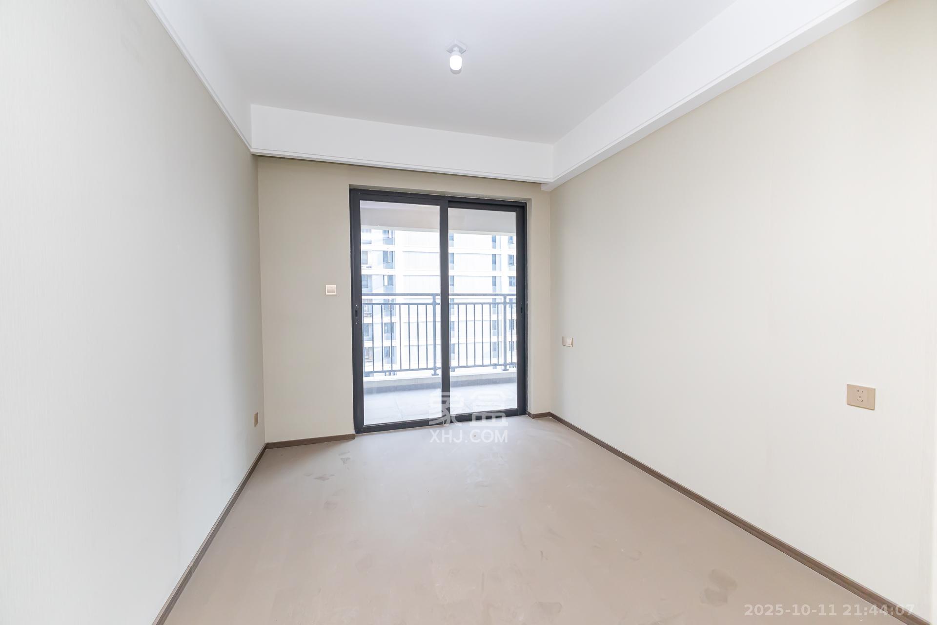 龙湖翠湖壹号  1室0厅0卫    132.0万卧室