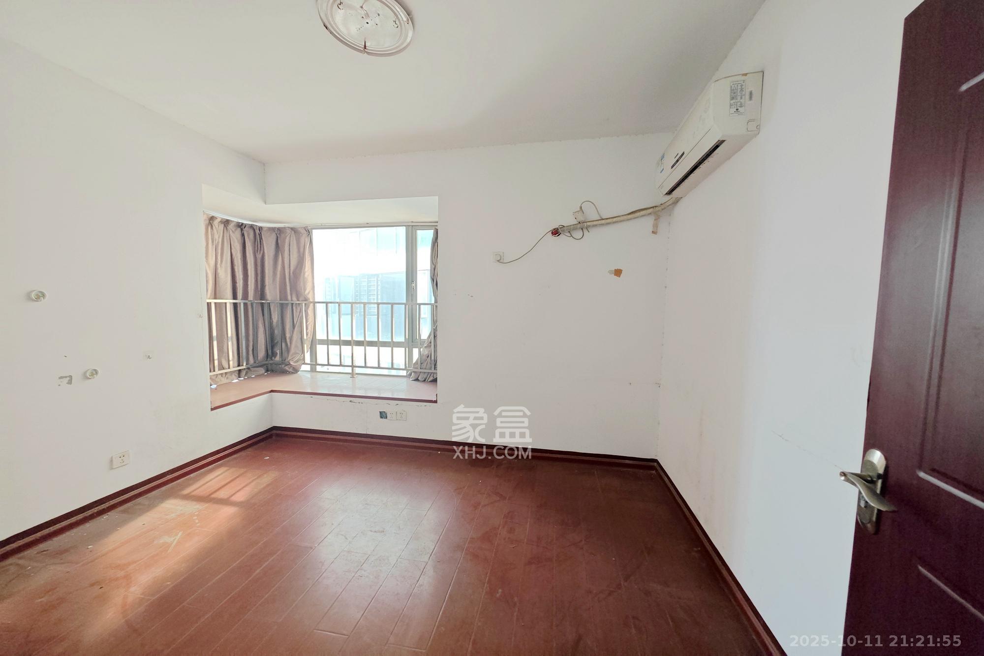 新城新世界一二三期  3室2厅1卫    122.0万 新城新世界一二三期  3室2厅1卫    122.0万卧室