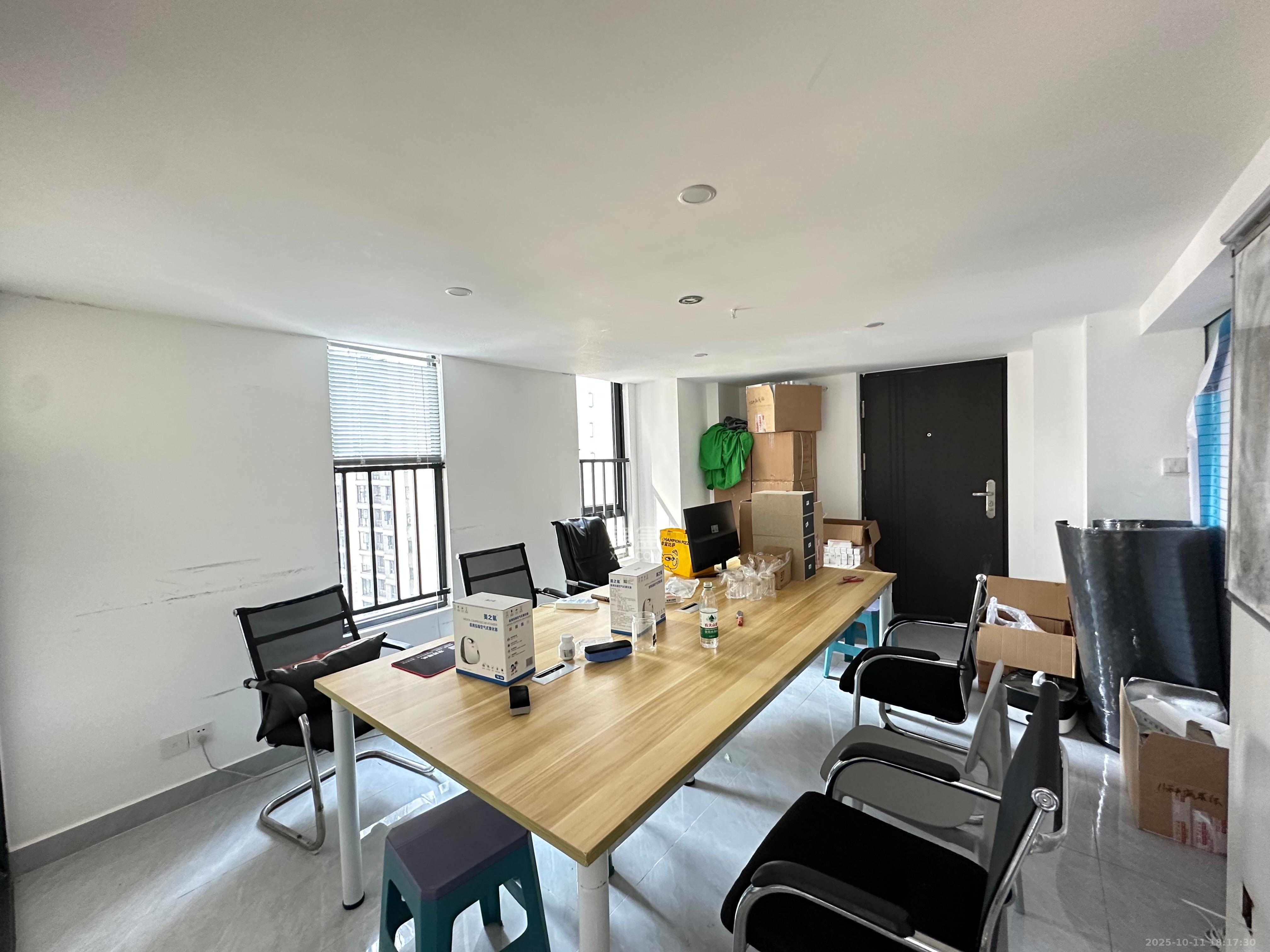 中海阅溪府  1室1厅1卫    1500.0元/月 中海阅溪府  1室1厅1卫    1500.0元/月室内图