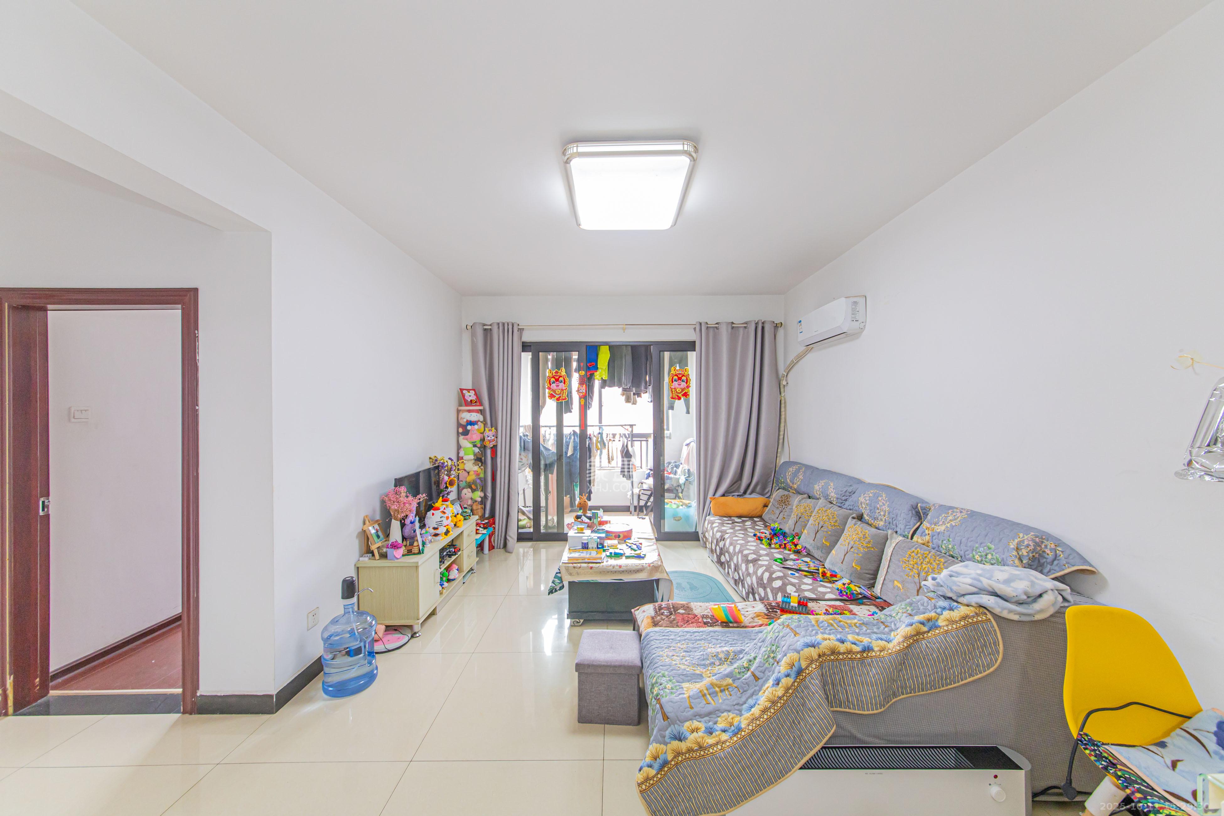 中信凯旋蓝岸(中信新城三期) 3室2厅1卫 1900.0元/月 中信凯旋蓝岸(中信新城三期) 3室2厅1卫 1900.0元/月室内图