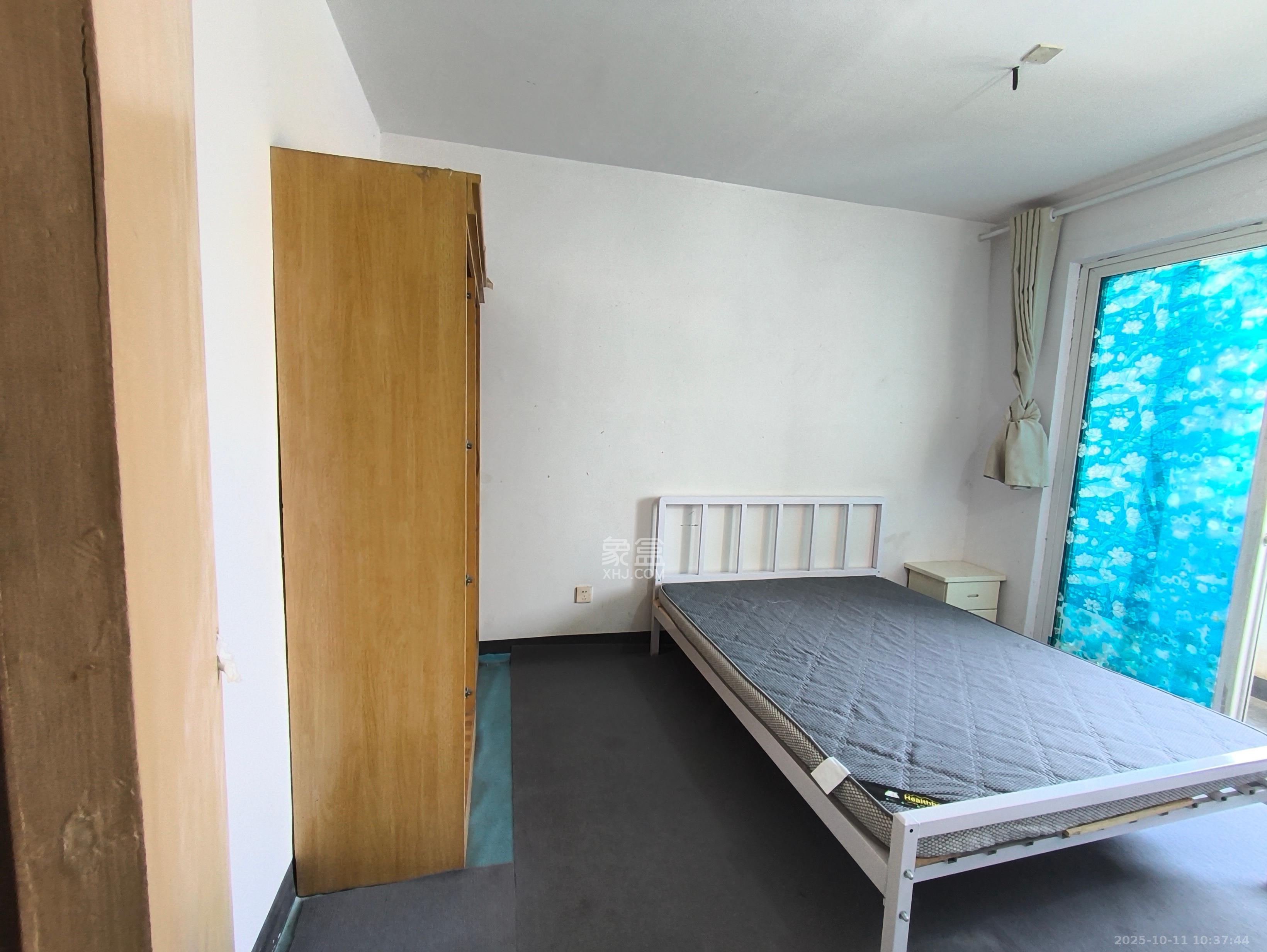 长房凤凰佳园  1室1厅1卫    1100.0元/月室内图