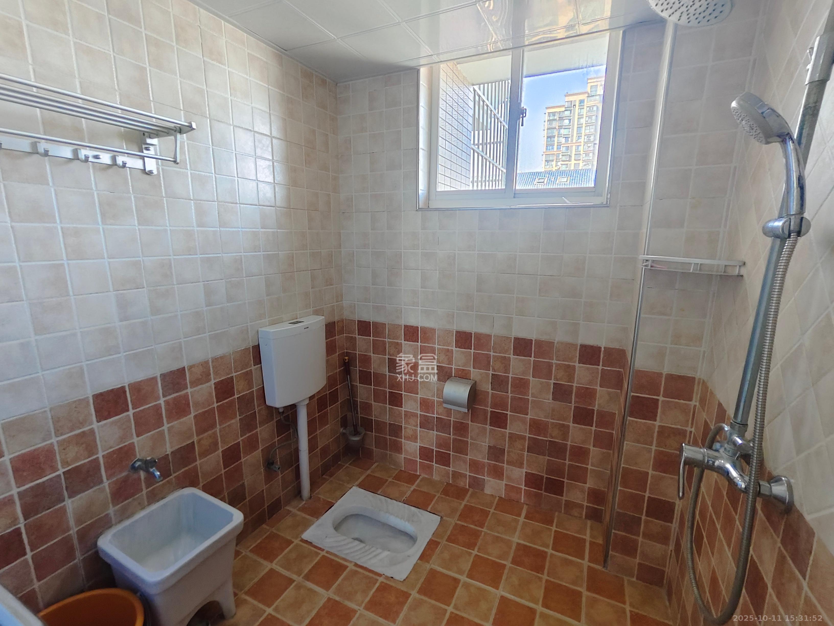 城市山水豪园(山水城市风景)  3室2厅1卫    2200.0元/月 城市山水豪园(山水城市风景)  3室2厅1卫    2200.0元/月室内图