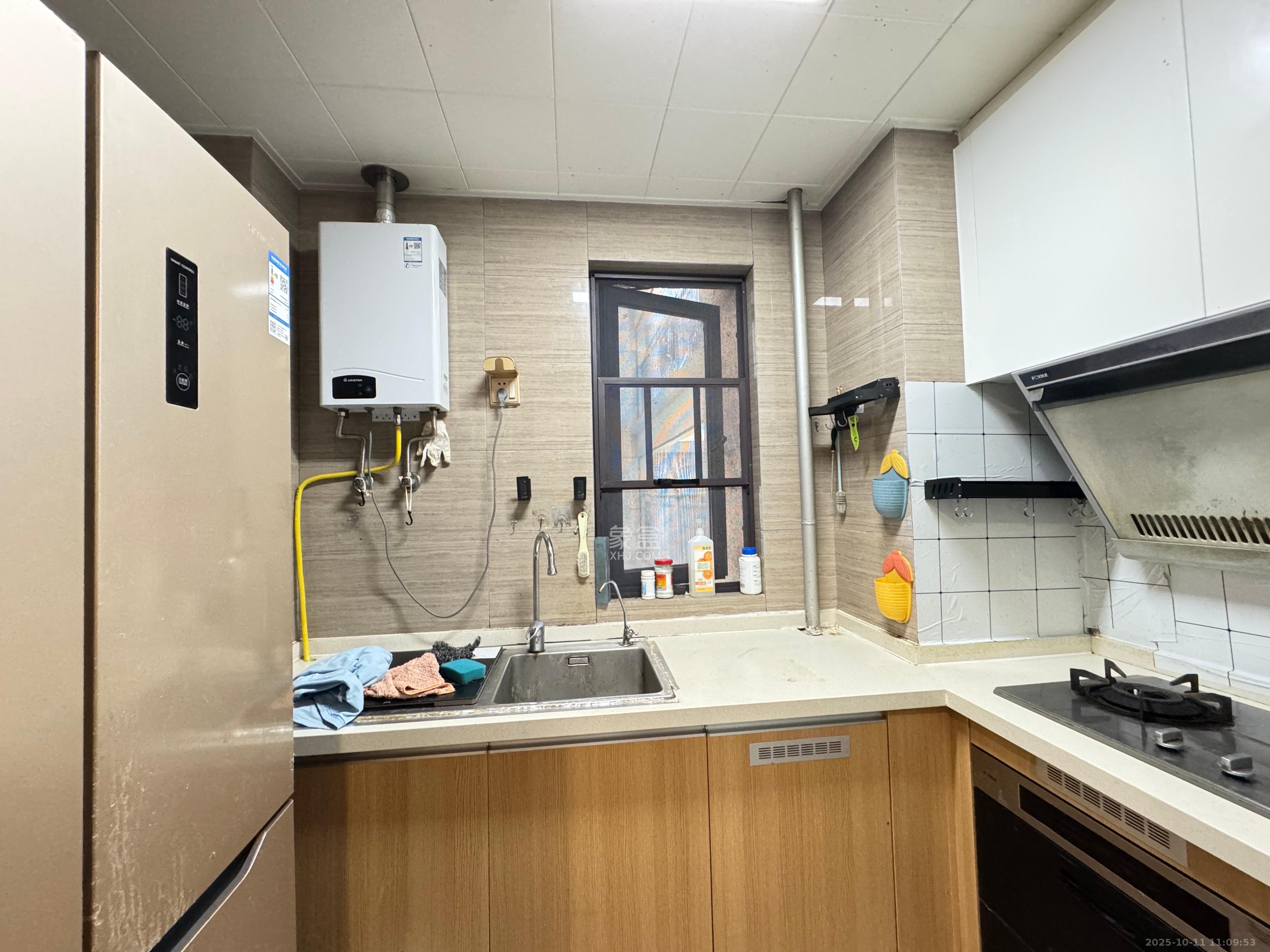 阳光城尚东湾青柠园  3室2厅1卫    2500.0元/月 阳光城尚东湾青柠园  3室2厅1卫    2500.0元/月室内图