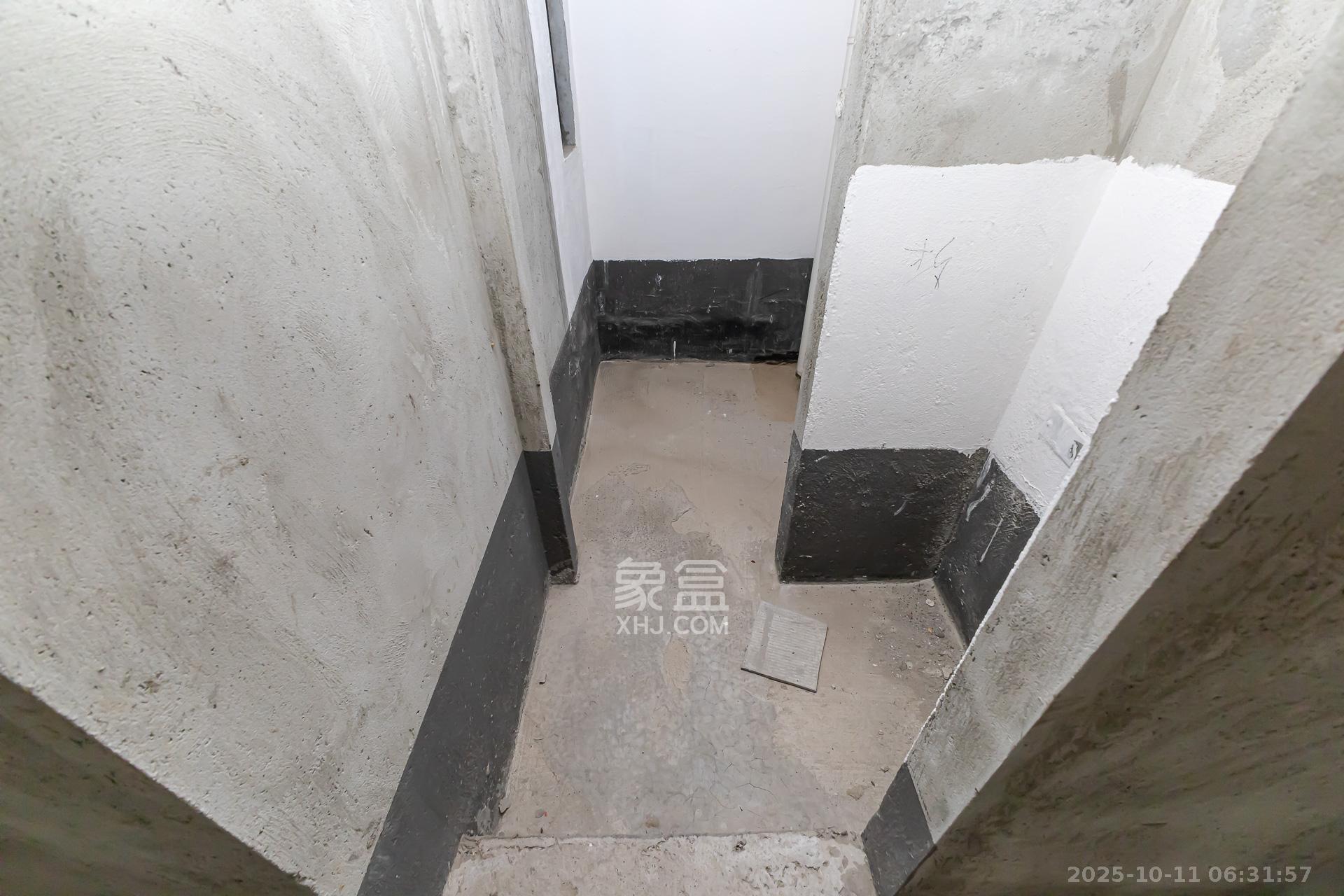 越秀湘江星汇城一期 4室2厅2卫 136.0万 越秀湘江星汇城一期 4室2厅2卫 136.0万卫生间