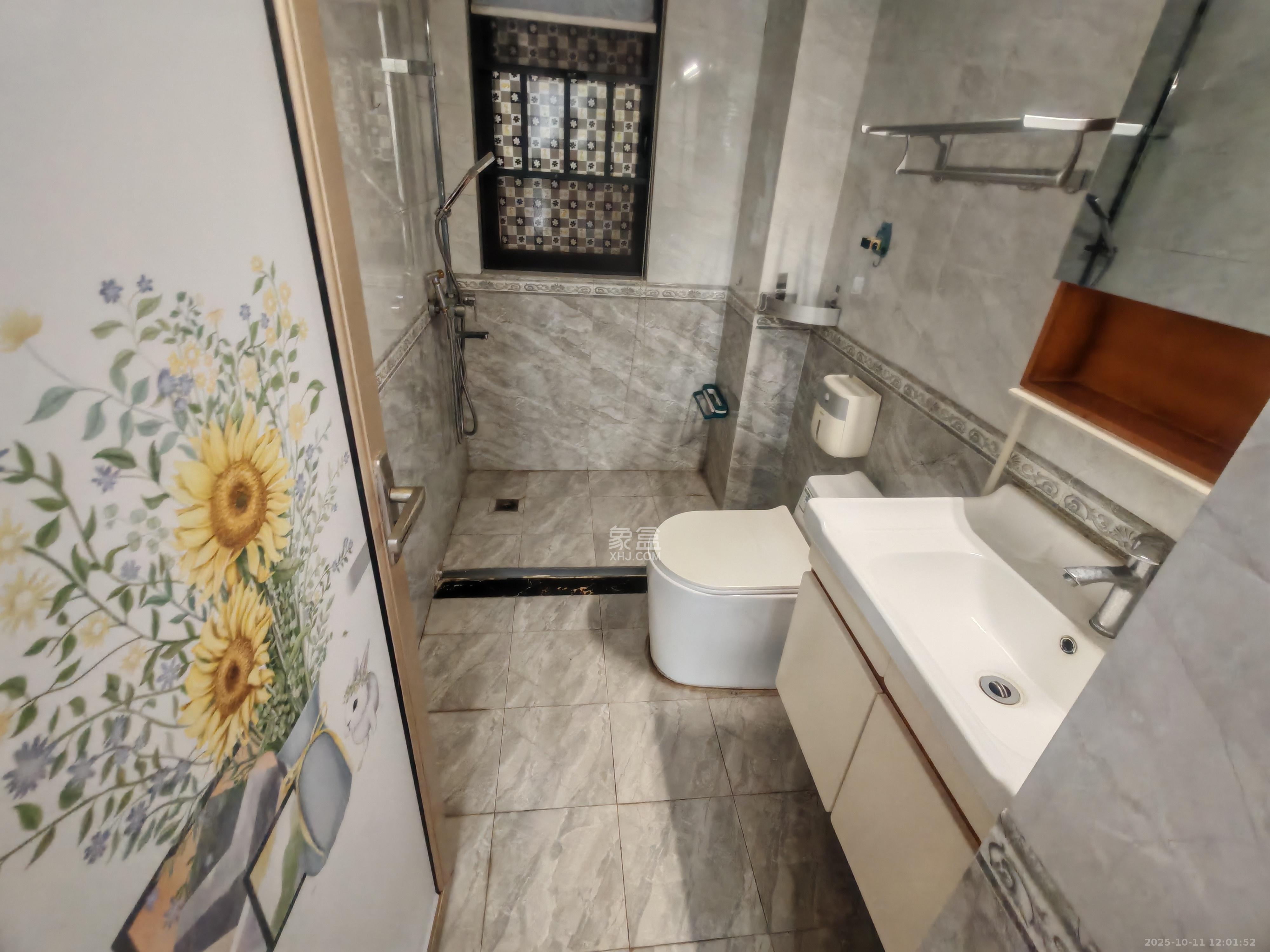 中建芙蓉嘉苑 3室2厅2卫 2300.0元/月 中建芙蓉嘉苑 3室2厅2卫 2300.0元/月室内图