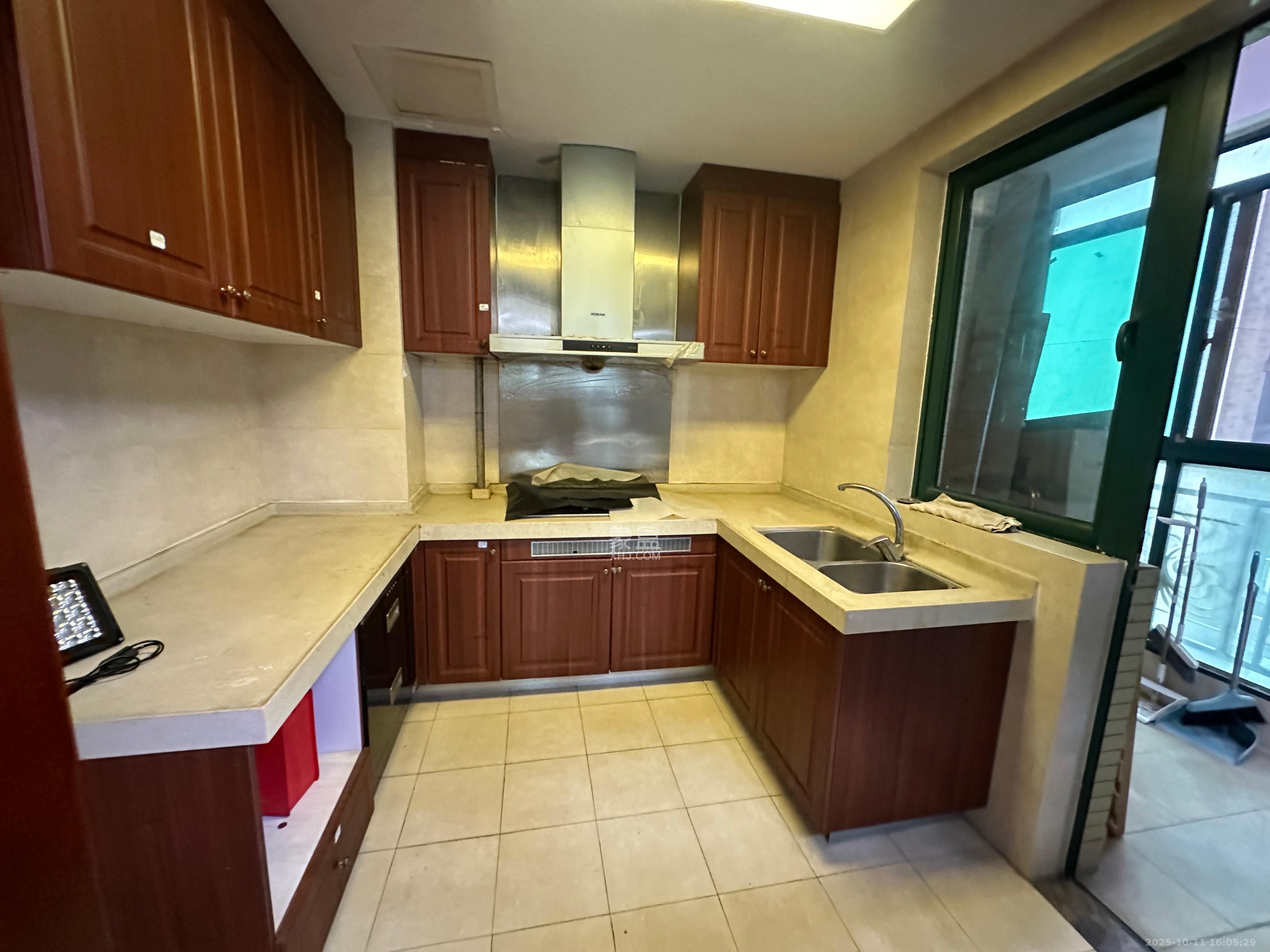 恒大雅苑  3室2厅1卫    2600.0元/月室内图