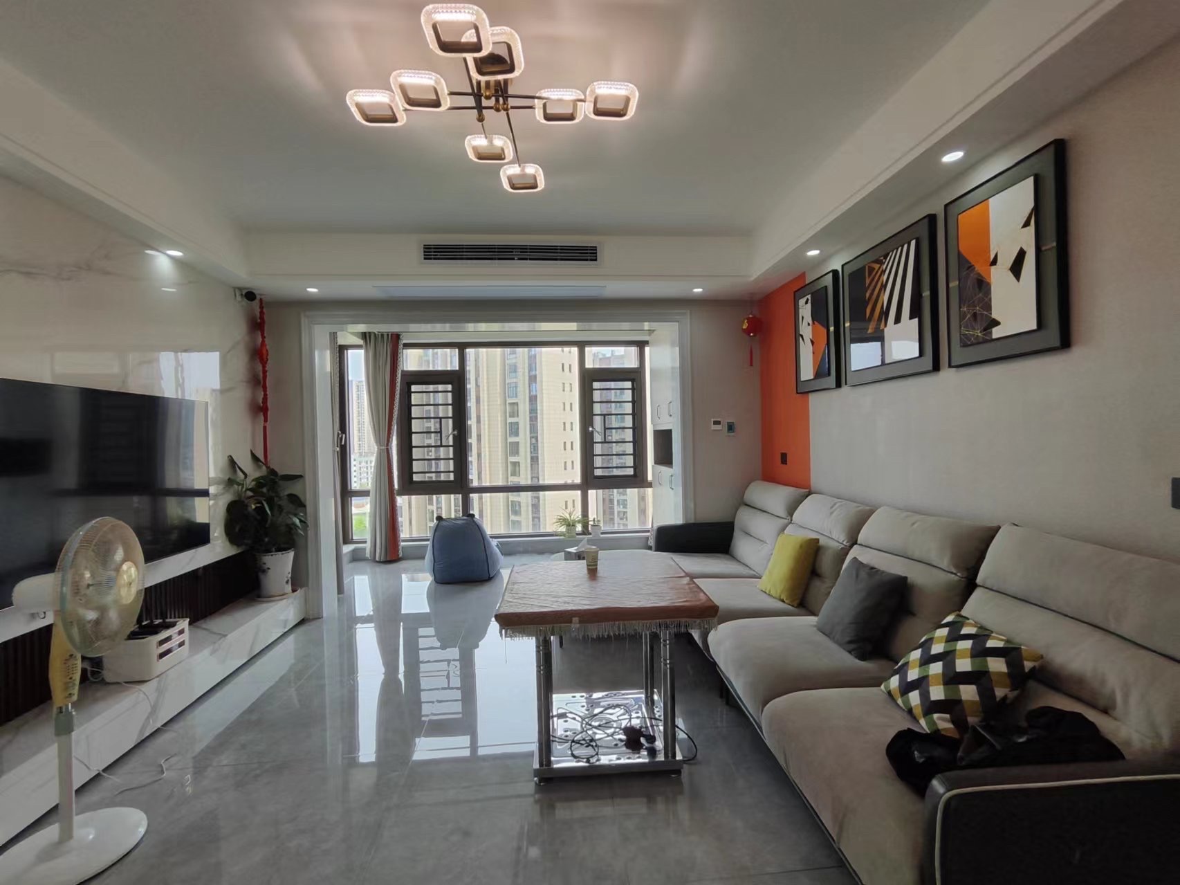 碧桂园豪园 4室2厅2卫 2600.0元/月 碧桂园豪园 4室2厅2卫 2600.0元/月室内图