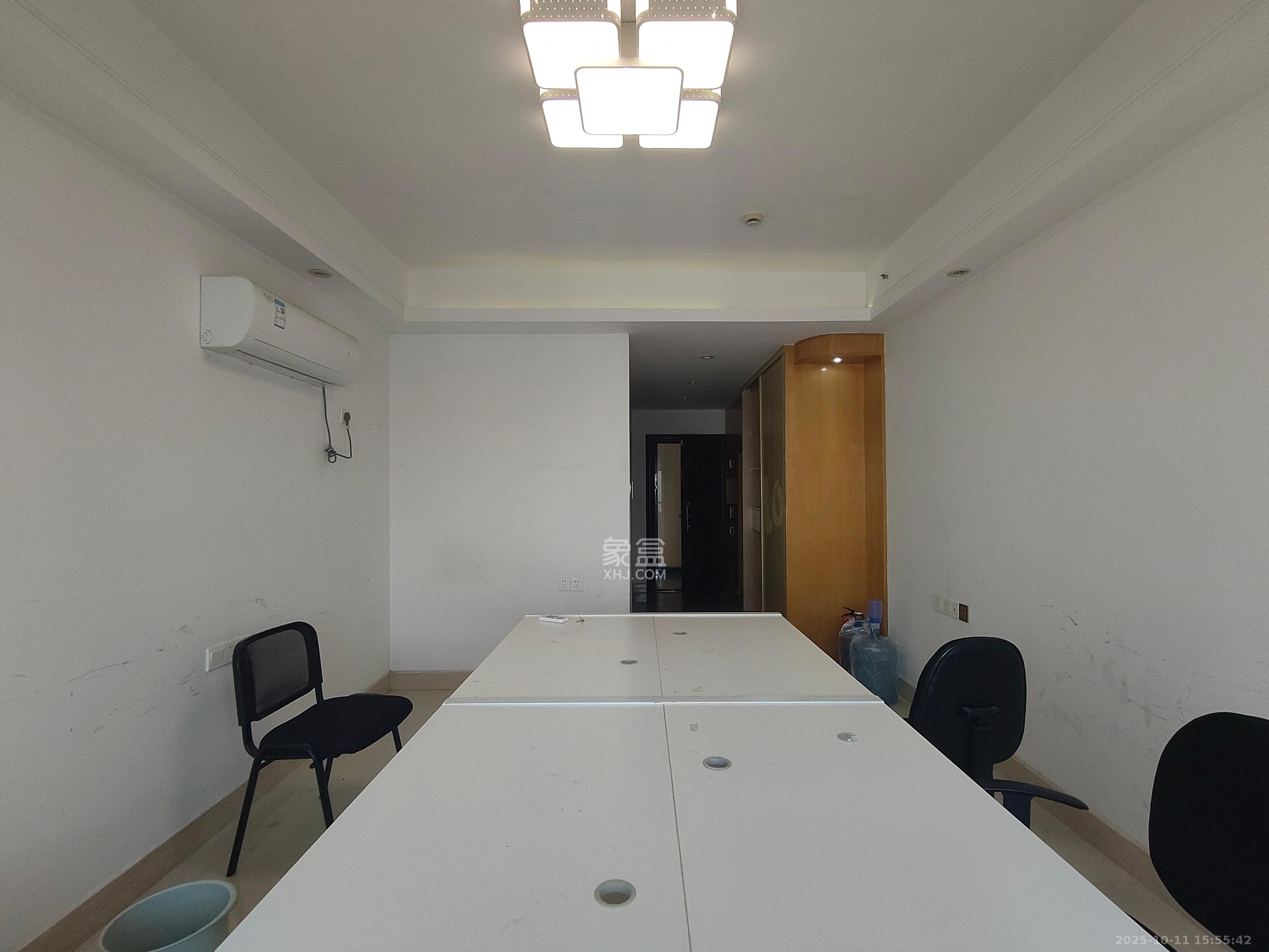 雅阁国际  1室1厅1卫    1500.0元/月 雅阁国际  1室1厅1卫    1500.0元/月室内图