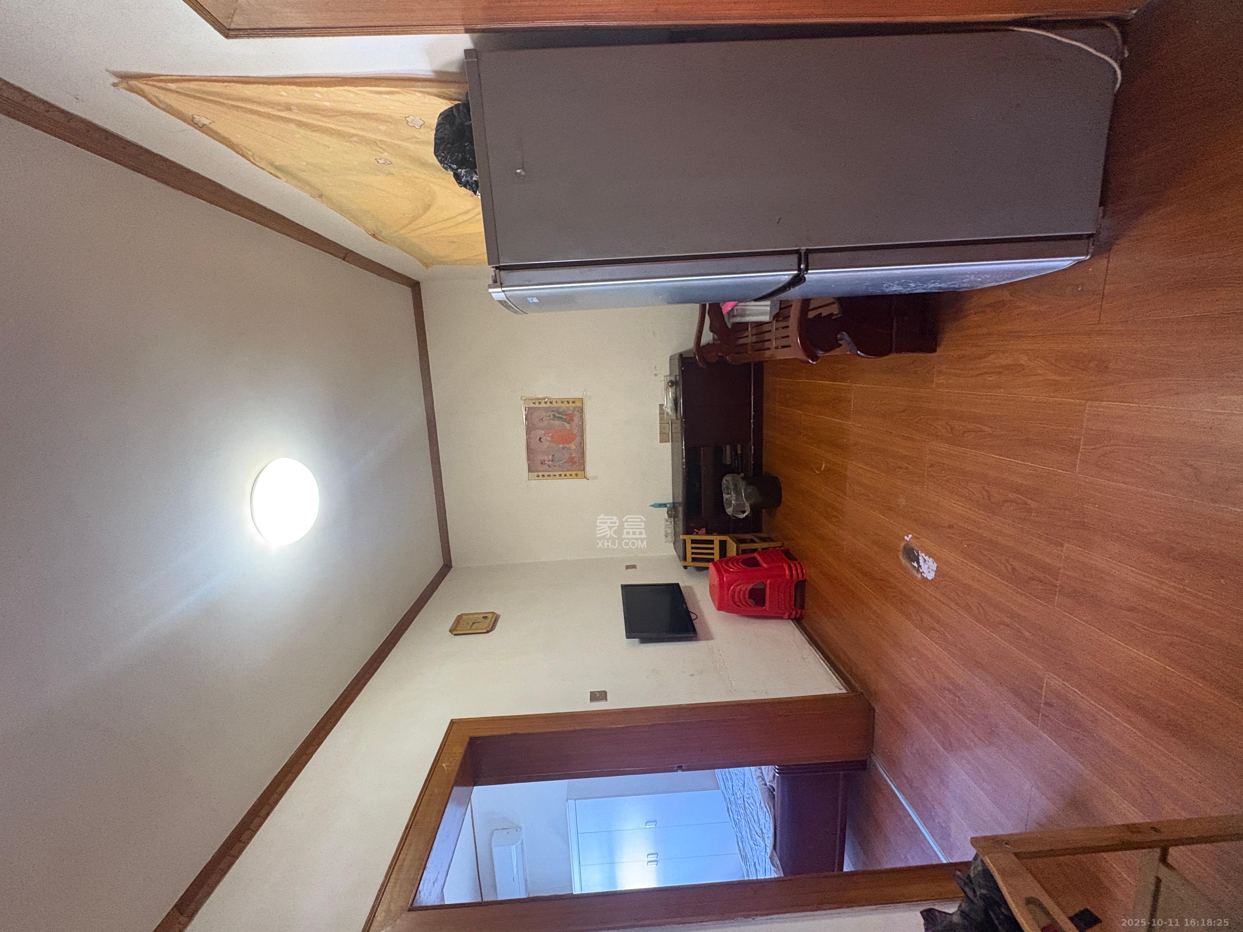 下工商银行宿舍 2室1厅1卫 1700.0元/月 下工商银行宿舍 2室1厅1卫 1700.0元/月室内图