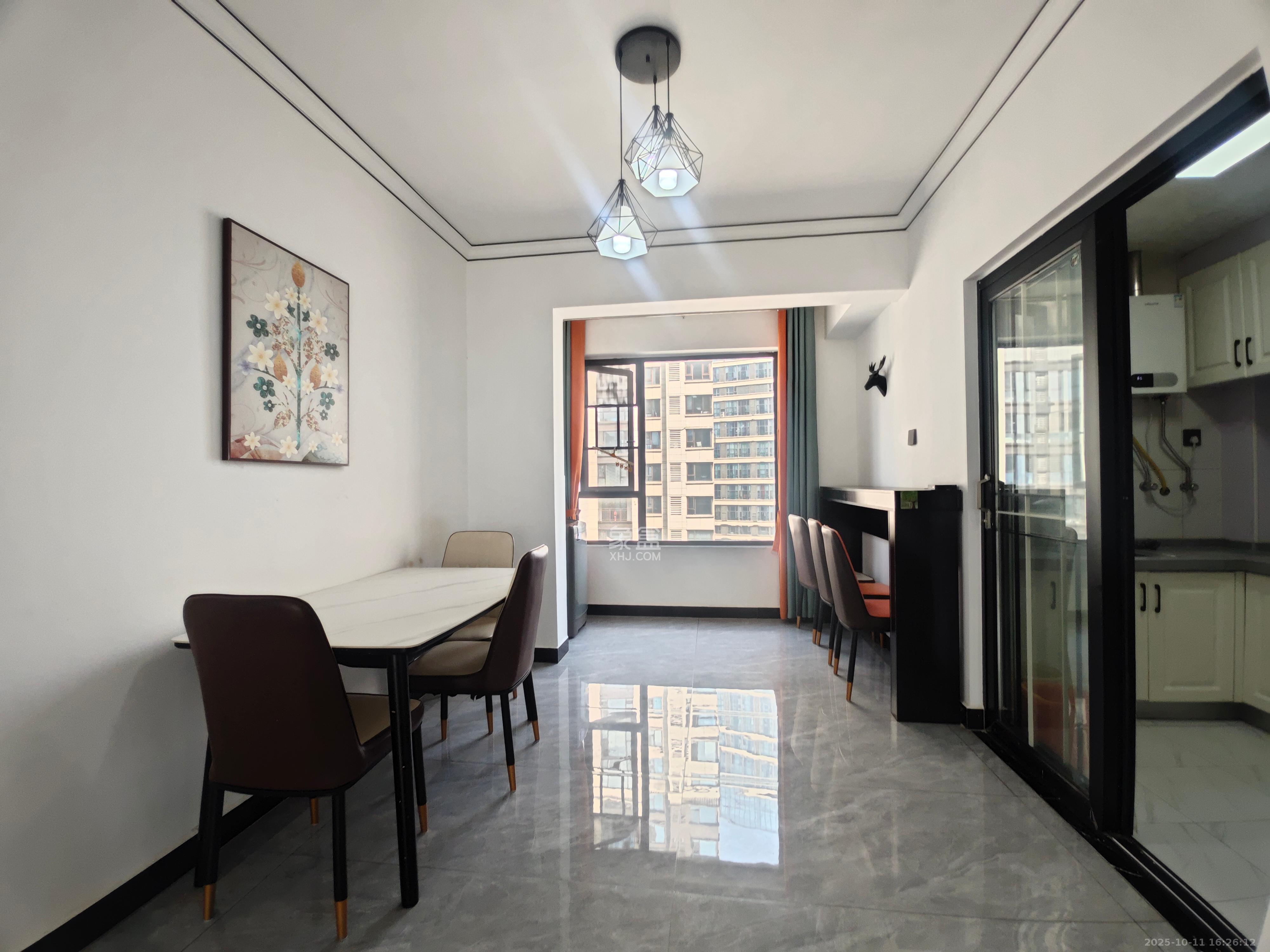 卓越浅水湾  4室2厅2卫    3000.0元/月室内图