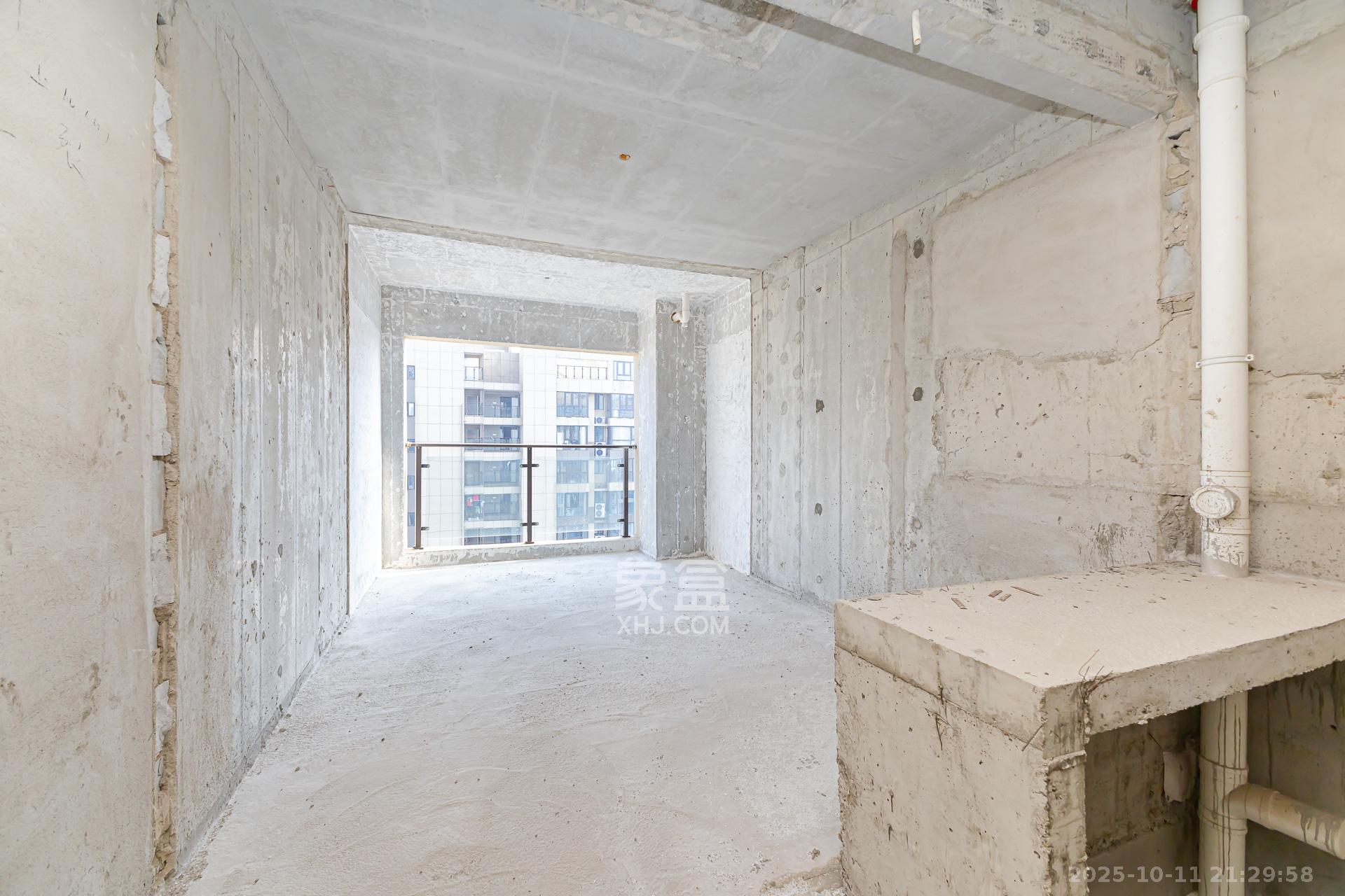 润和湘江天地C区 4室2厅2卫 110.0万 润和湘江天地C区 4室2厅2卫 110.0万卧室