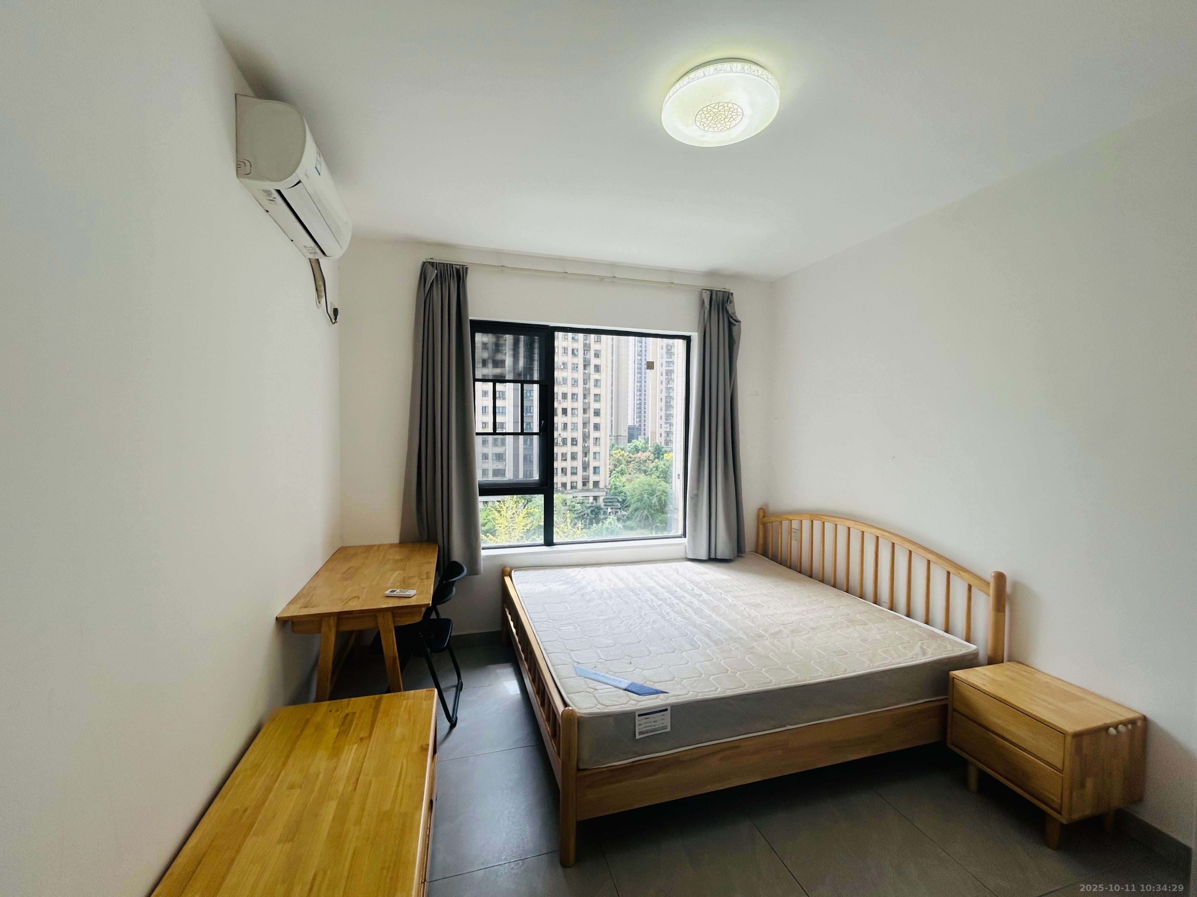 惠天然梅岭国际  4室2厅2卫    3200.0元/月室内图