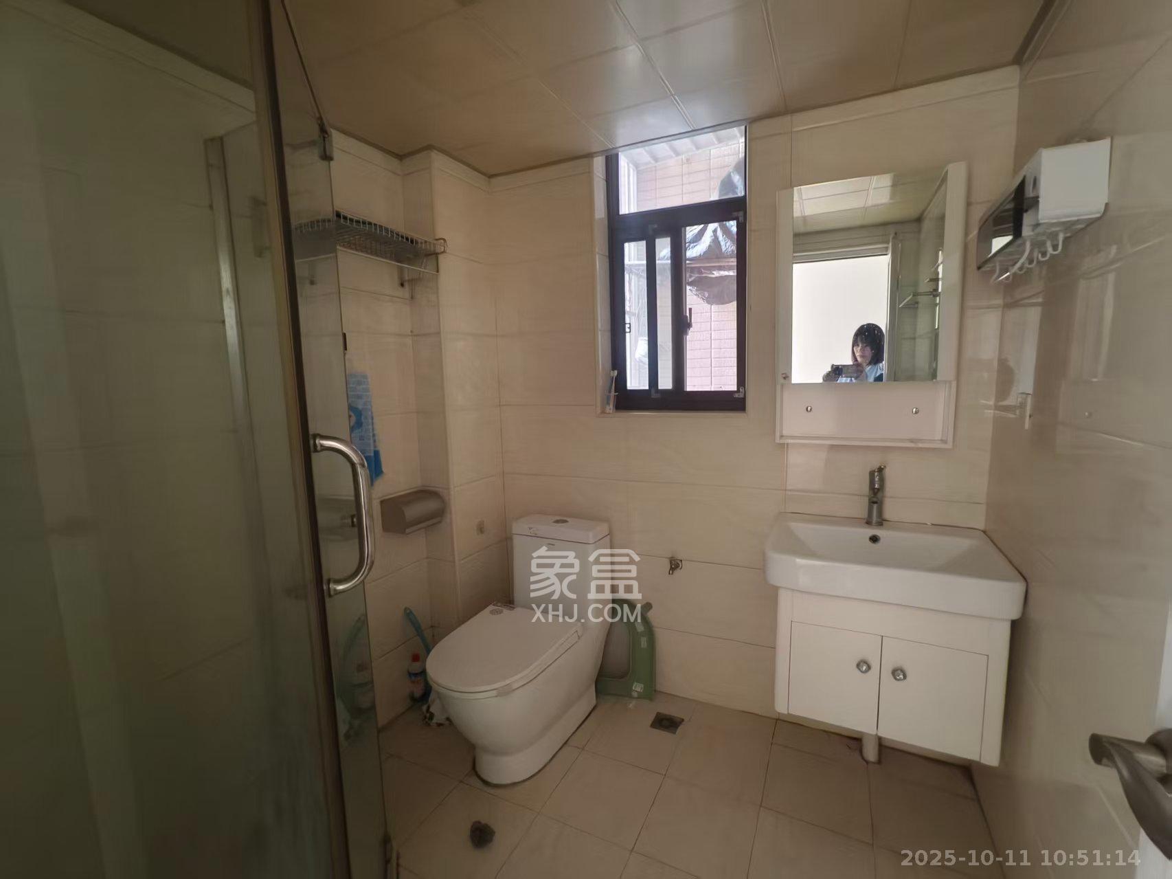 四季星城  2室2厅1卫    1600.0元/月 四季星城  2室2厅1卫    1600.0元/月室内图