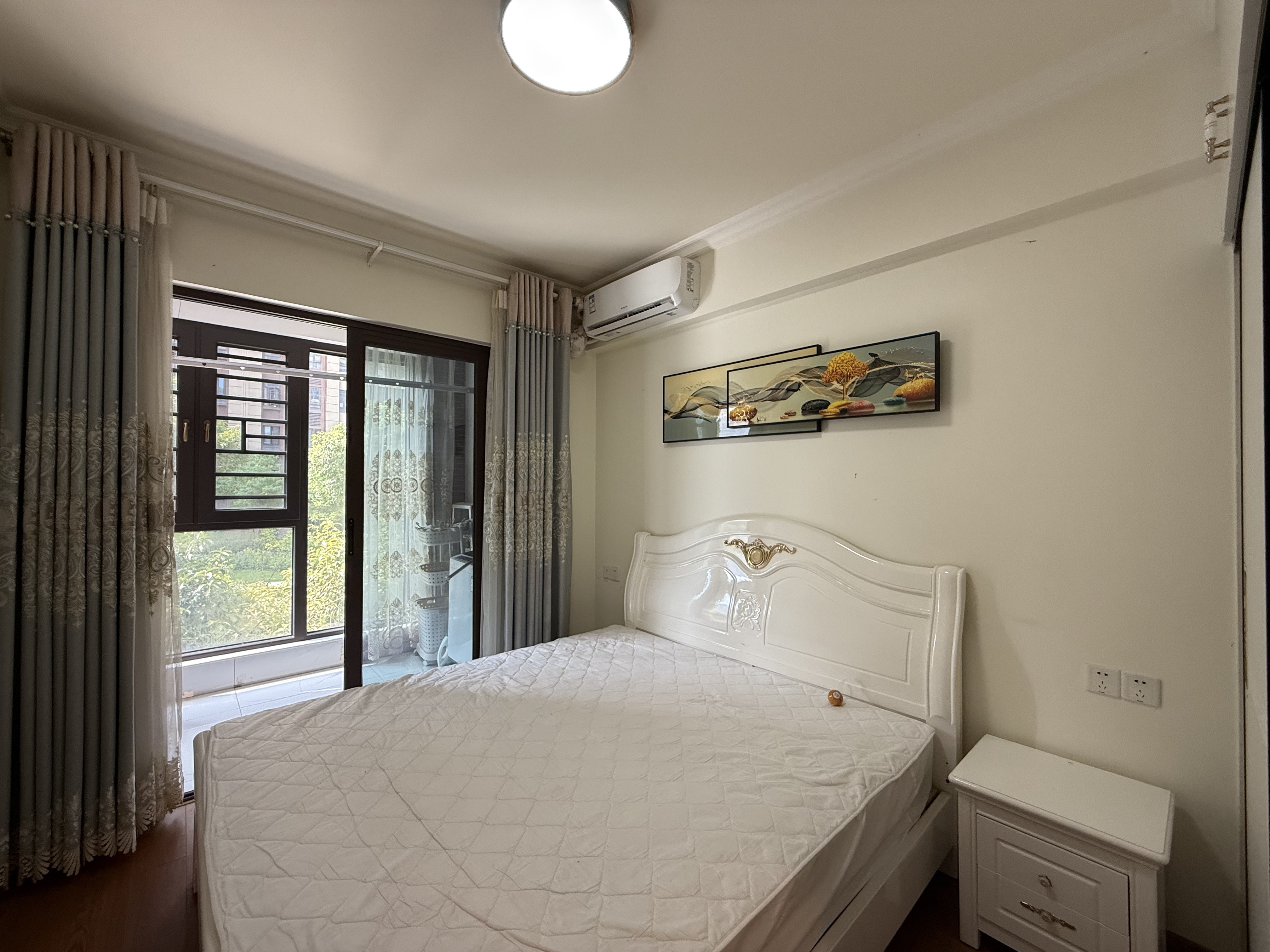 碧桂园豪园 4室2厅2卫 2000.0元/月 碧桂园豪园 4室2厅2卫 2000.0元/月室内图