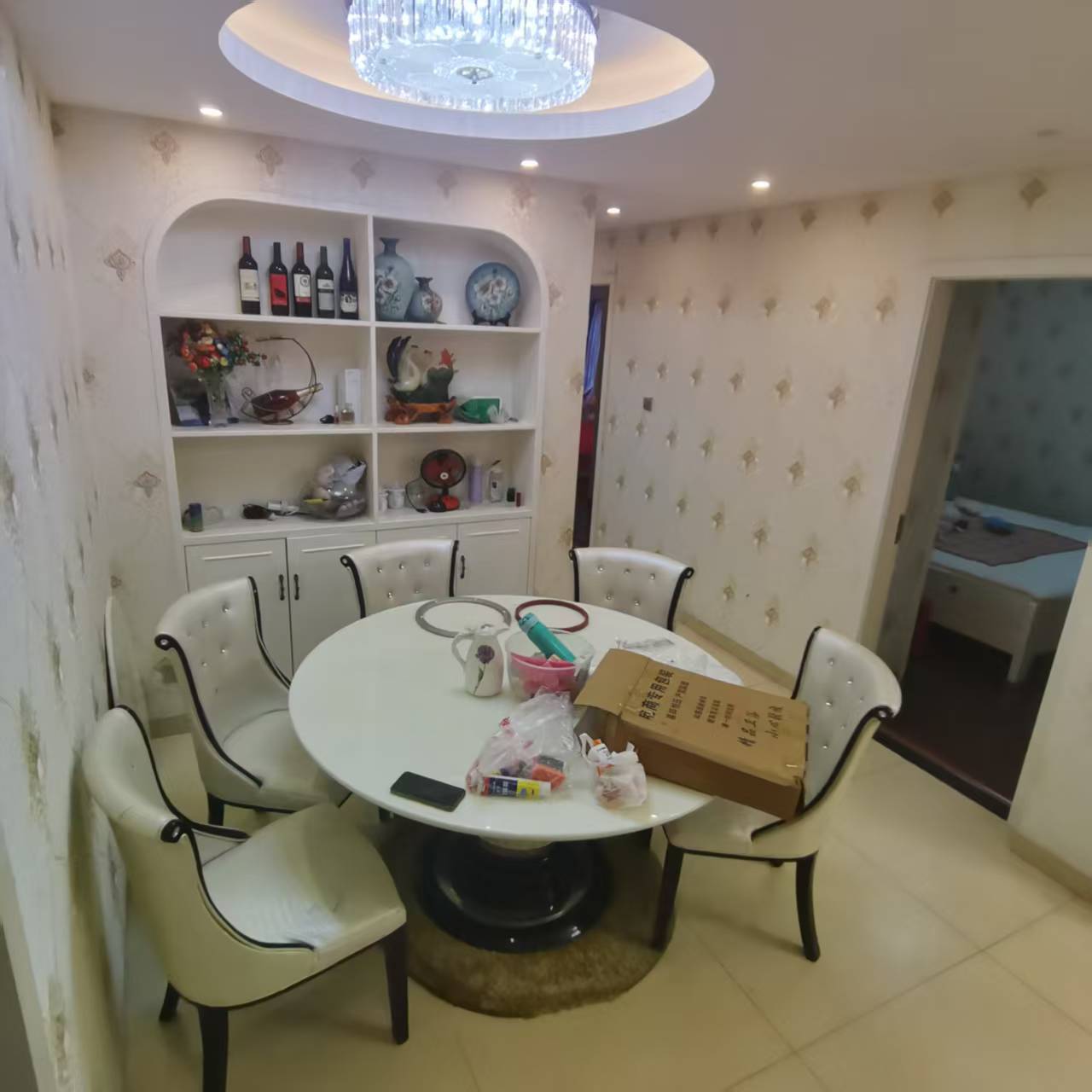 铂金汉宫  3室2厅2卫    2000.0元/月室内图1