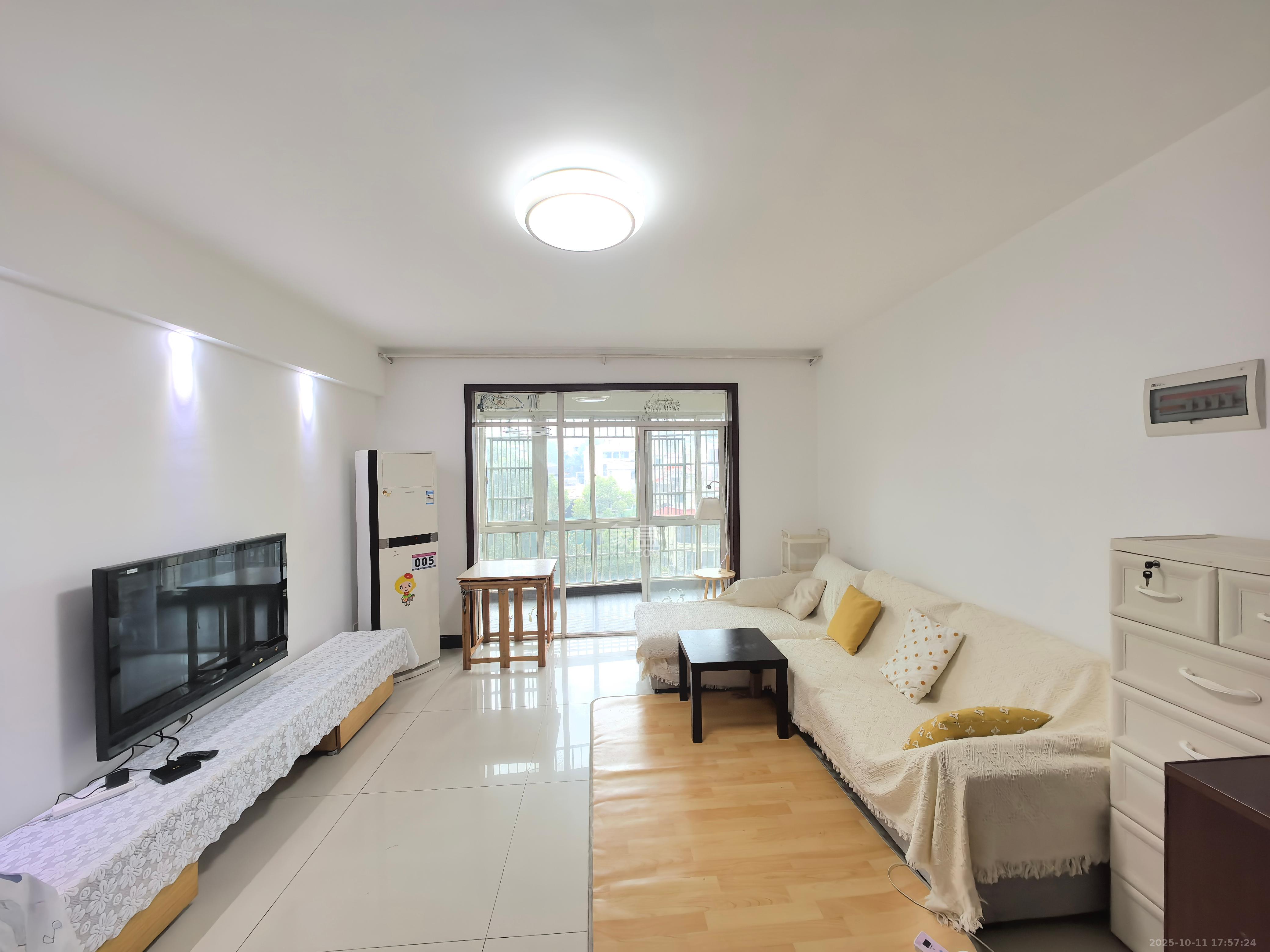 幸福里(幸福里一期) 1室2厅2卫 1800.0元/月 幸福里(幸福里一期) 1室2厅2卫 1800.0元/月室内图