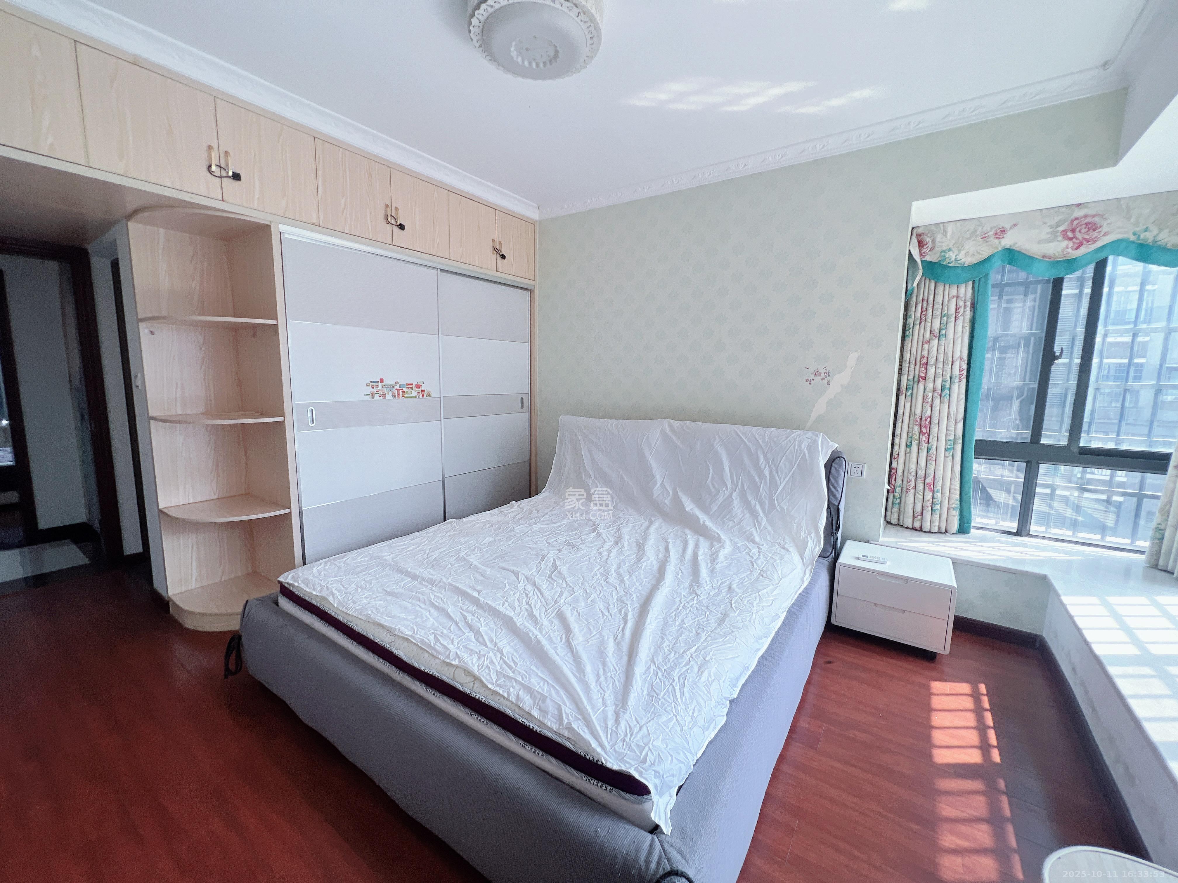 丰源国际 3室2厅1卫 2200.0元/月 丰源国际 3室2厅1卫 2200.0元/月室内图