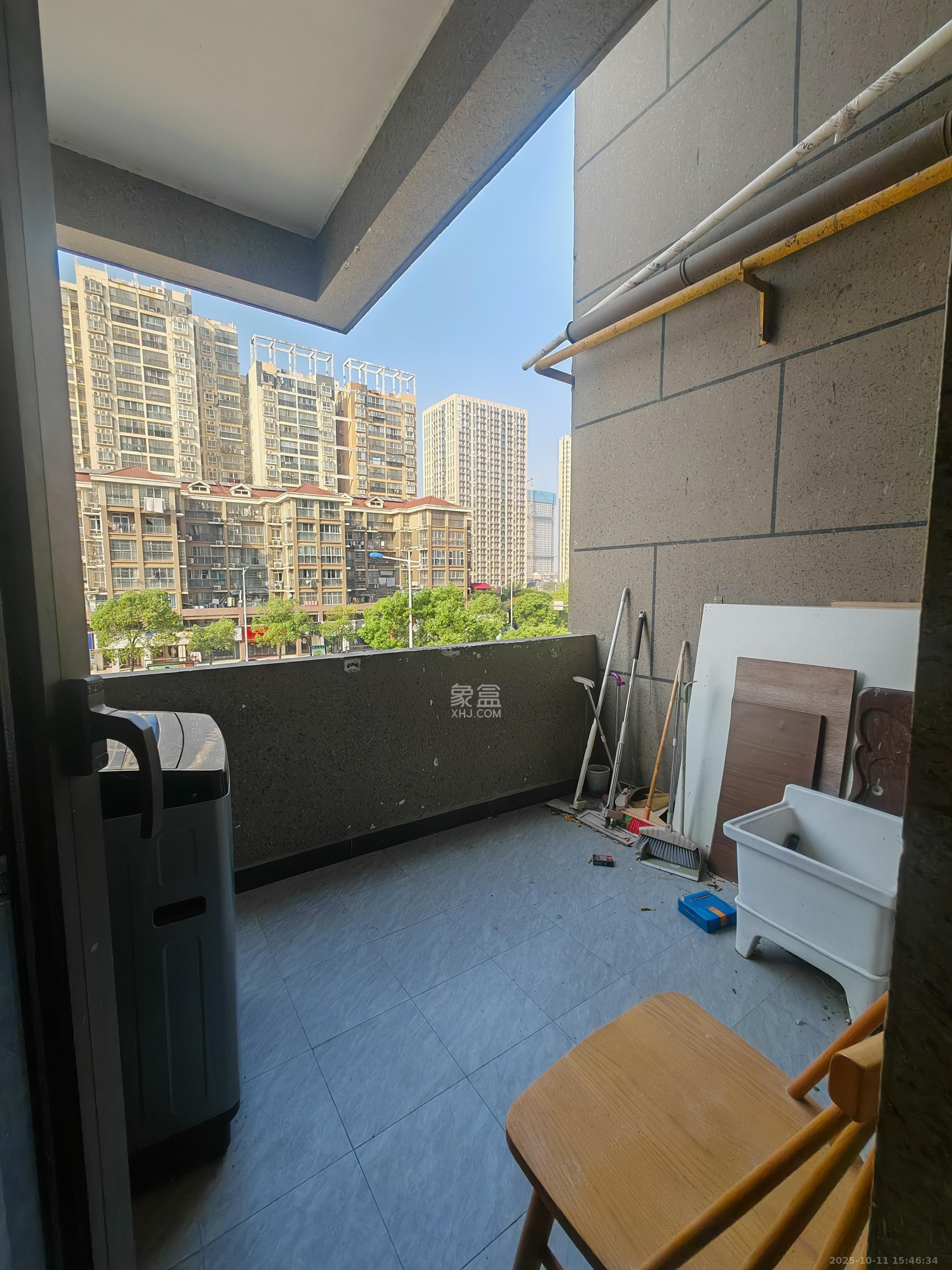 龙湖水晶郦城  3室2厅2卫    3500.0元/月室内图