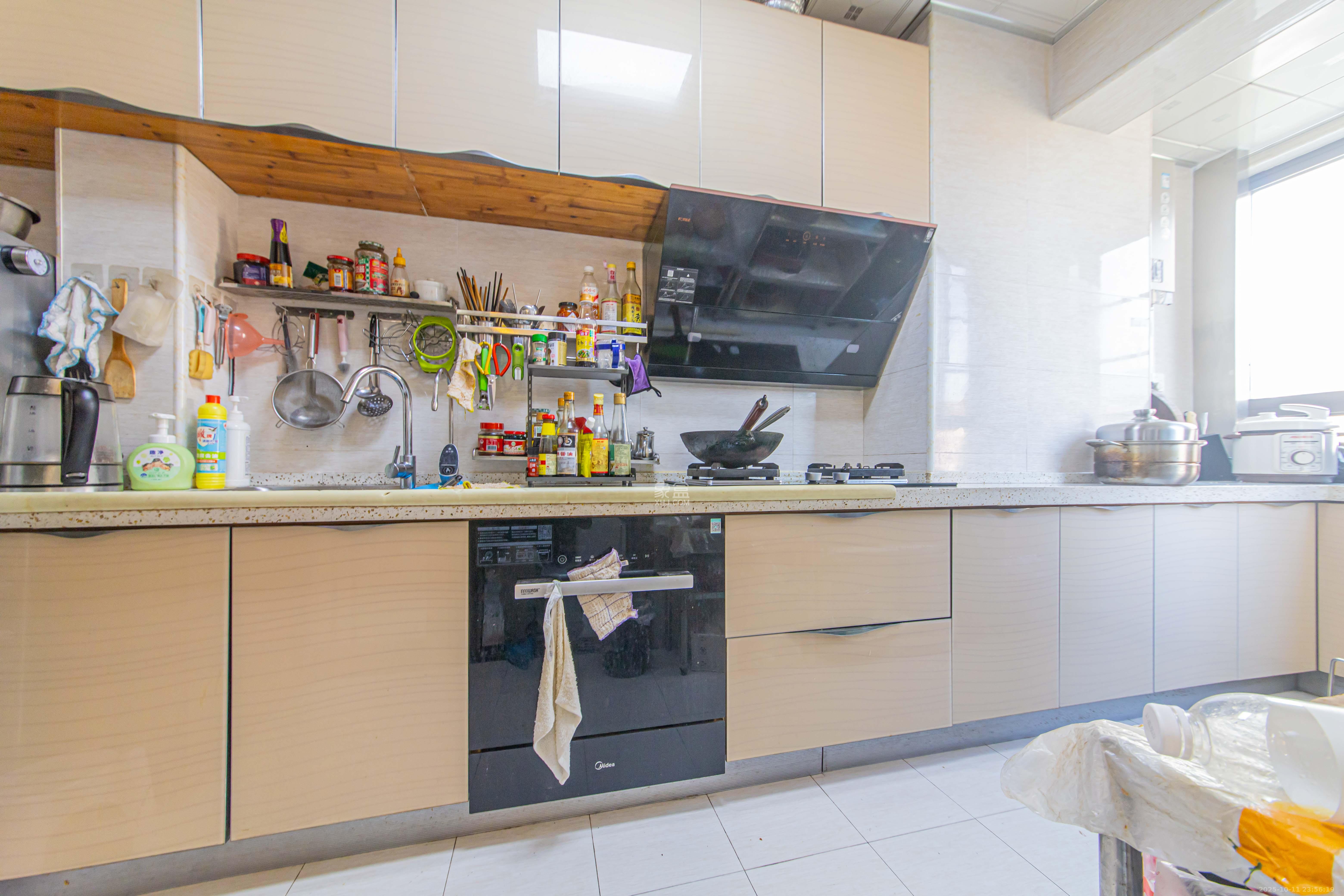 北辰中央公园A区 3室2厅1卫 119.0万 北辰中央公园A区 3室2厅1卫 119.0万厨房