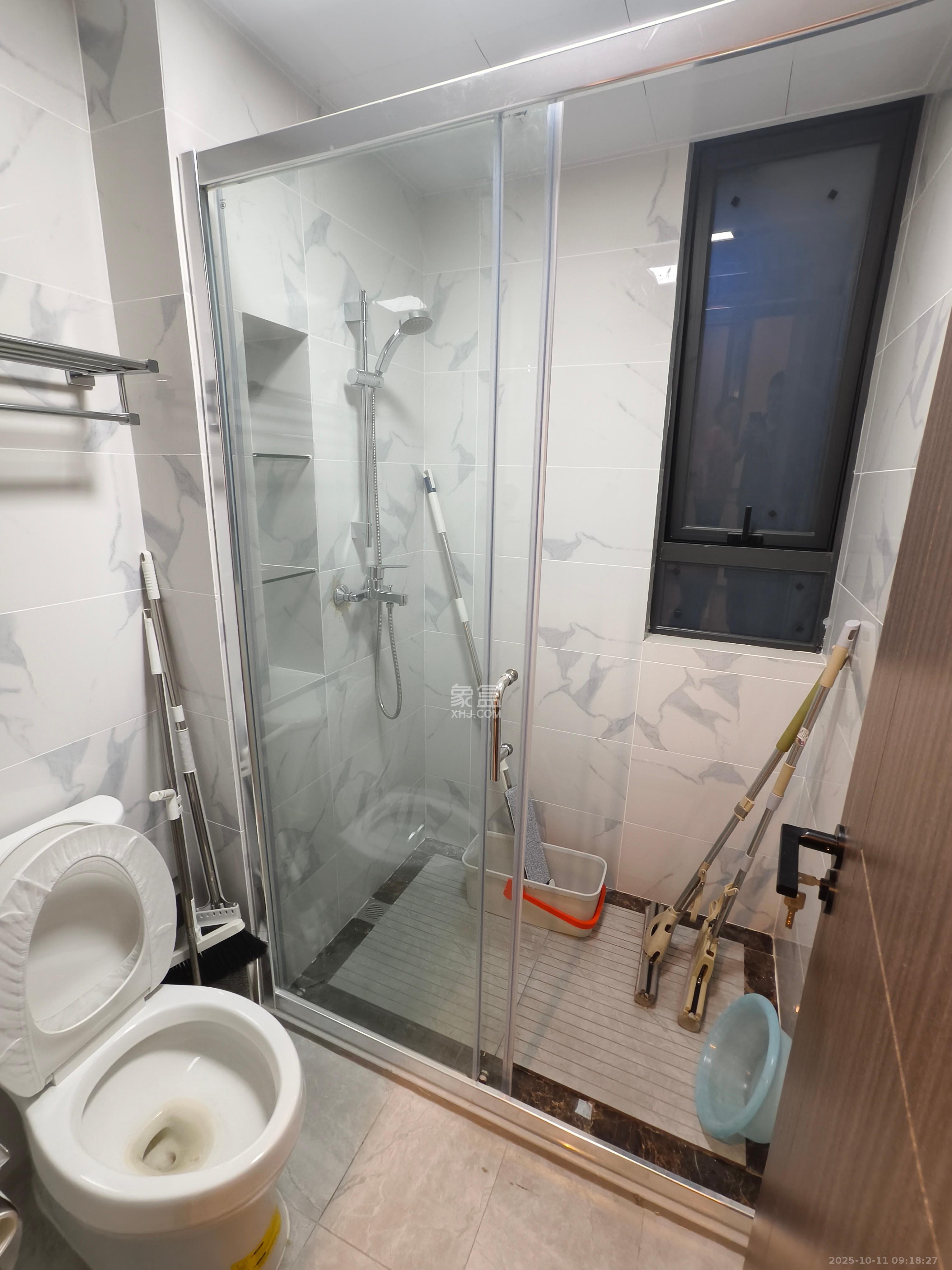 绿地V岛  3室2厅2卫    3500.0元/月 绿地V岛  3室2厅2卫    3500.0元/月室内图