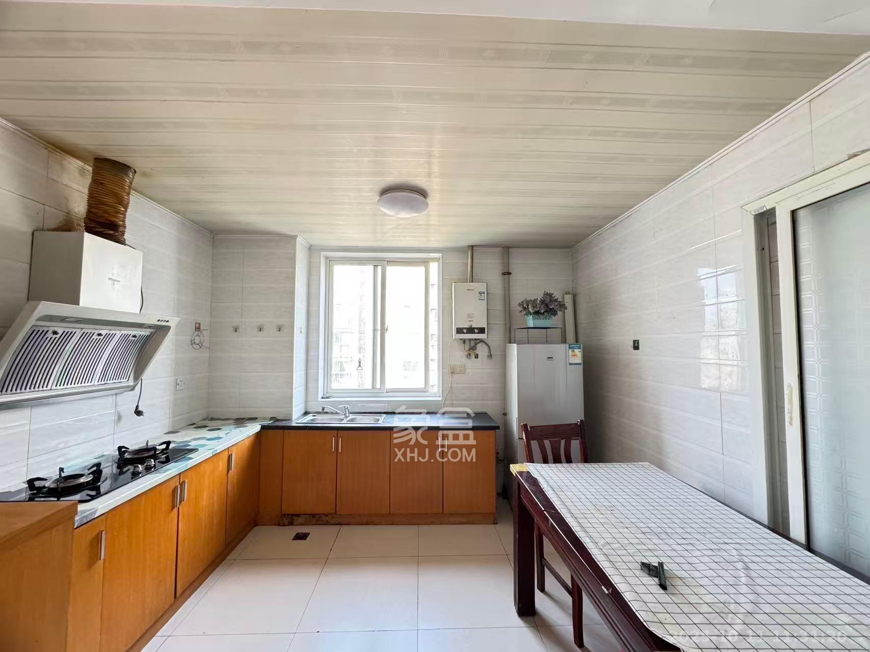 龙王港社区  3室2厅1卫    2500.0元/月室内图