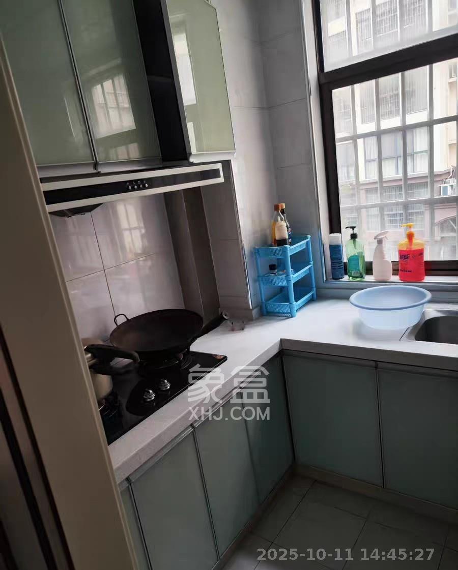 富鑫源 2室2厅1卫 1500.0元/月 富鑫源 2室2厅1卫 1500.0元/月室内图