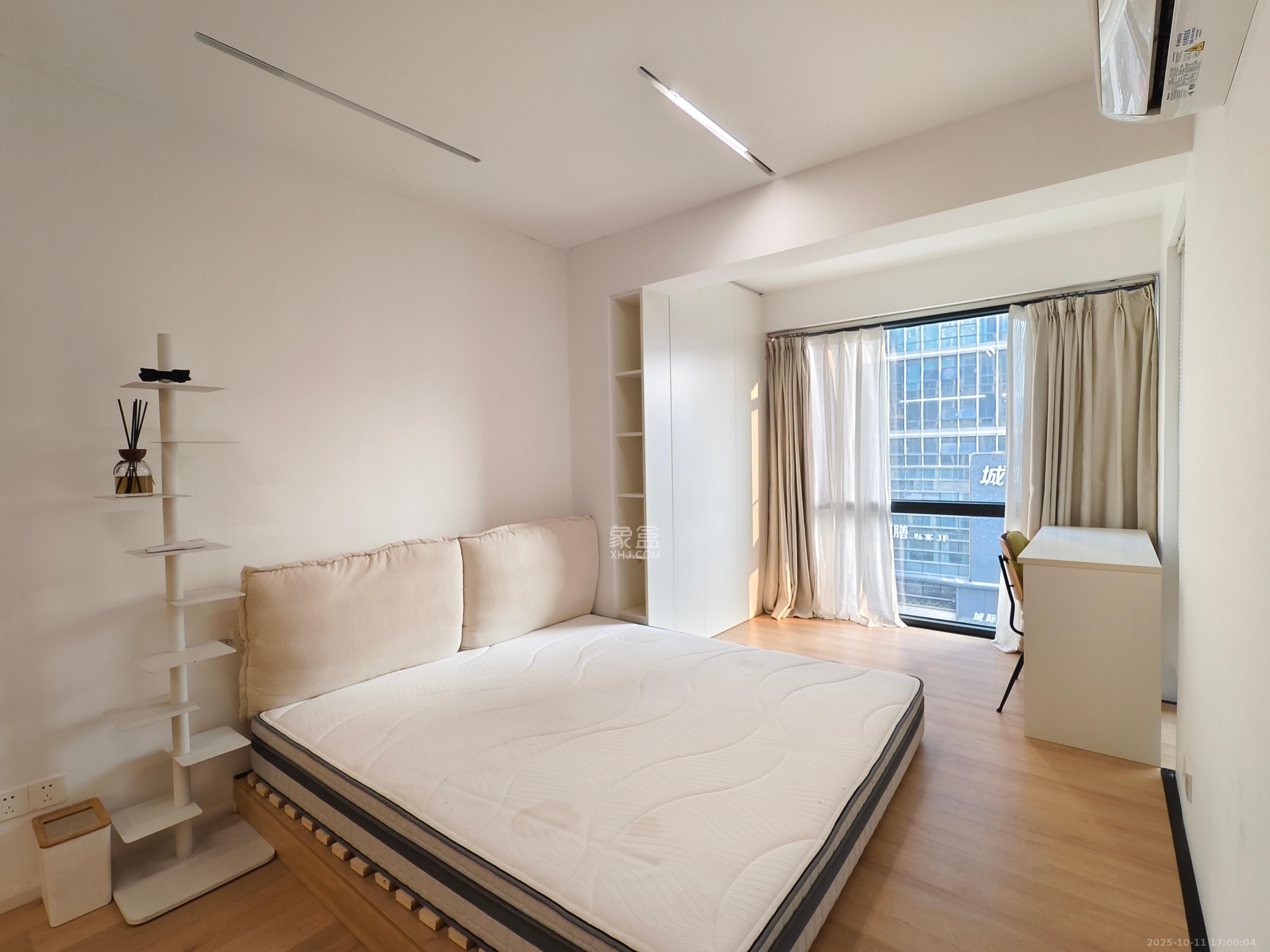 天健城  1室1厅1卫    2500.0元/月室内图