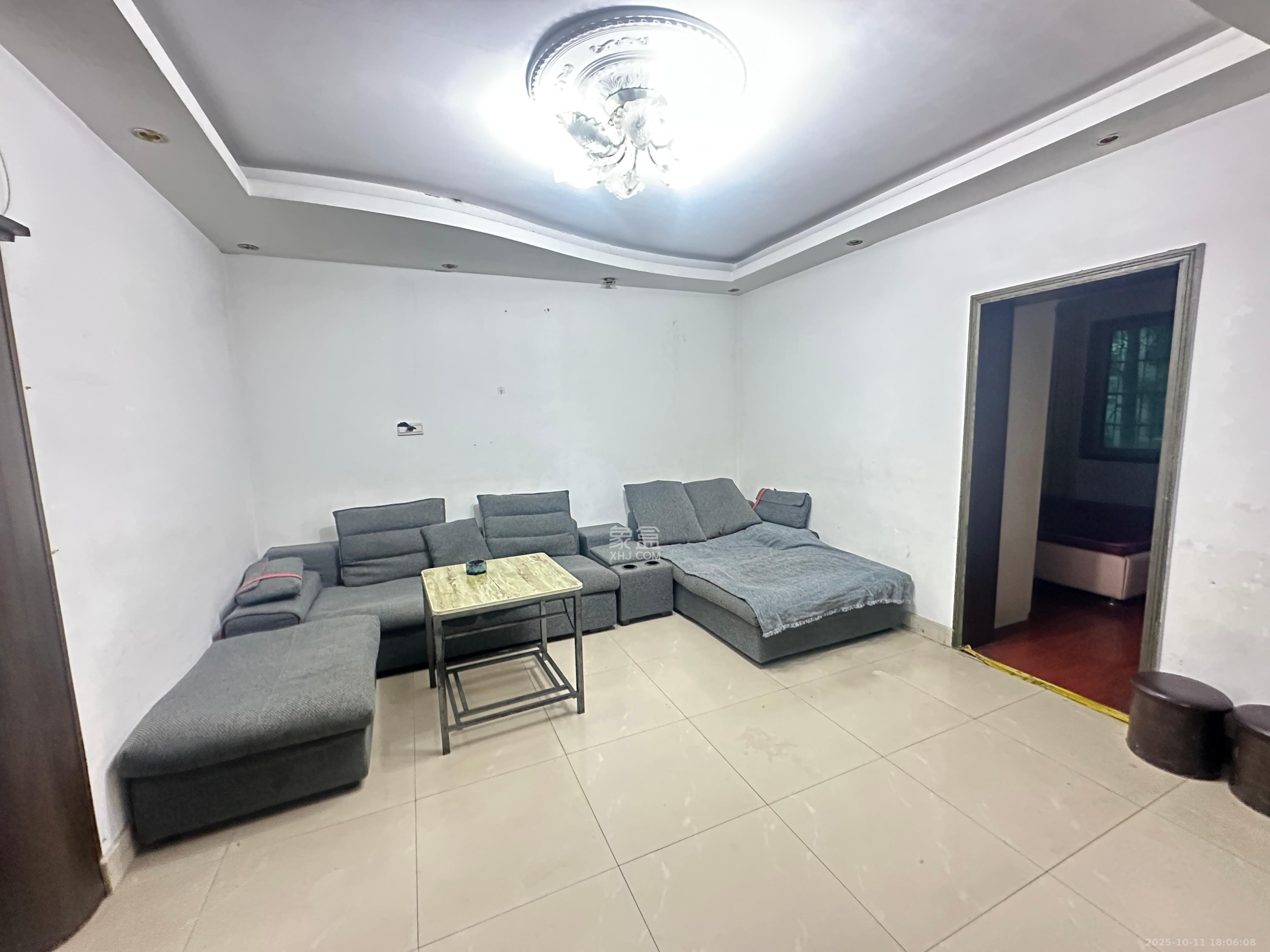 中南汽车世界 2室1厅1卫 1200.0元/月 中南汽车世界 2室1厅1卫 1200.0元/月室内图