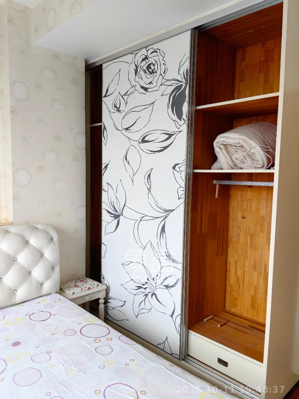 地华梅溪湖畔 3室2厅1卫 1900.0元/月 地华梅溪湖畔 3室2厅1卫 1900.0元/月室内图