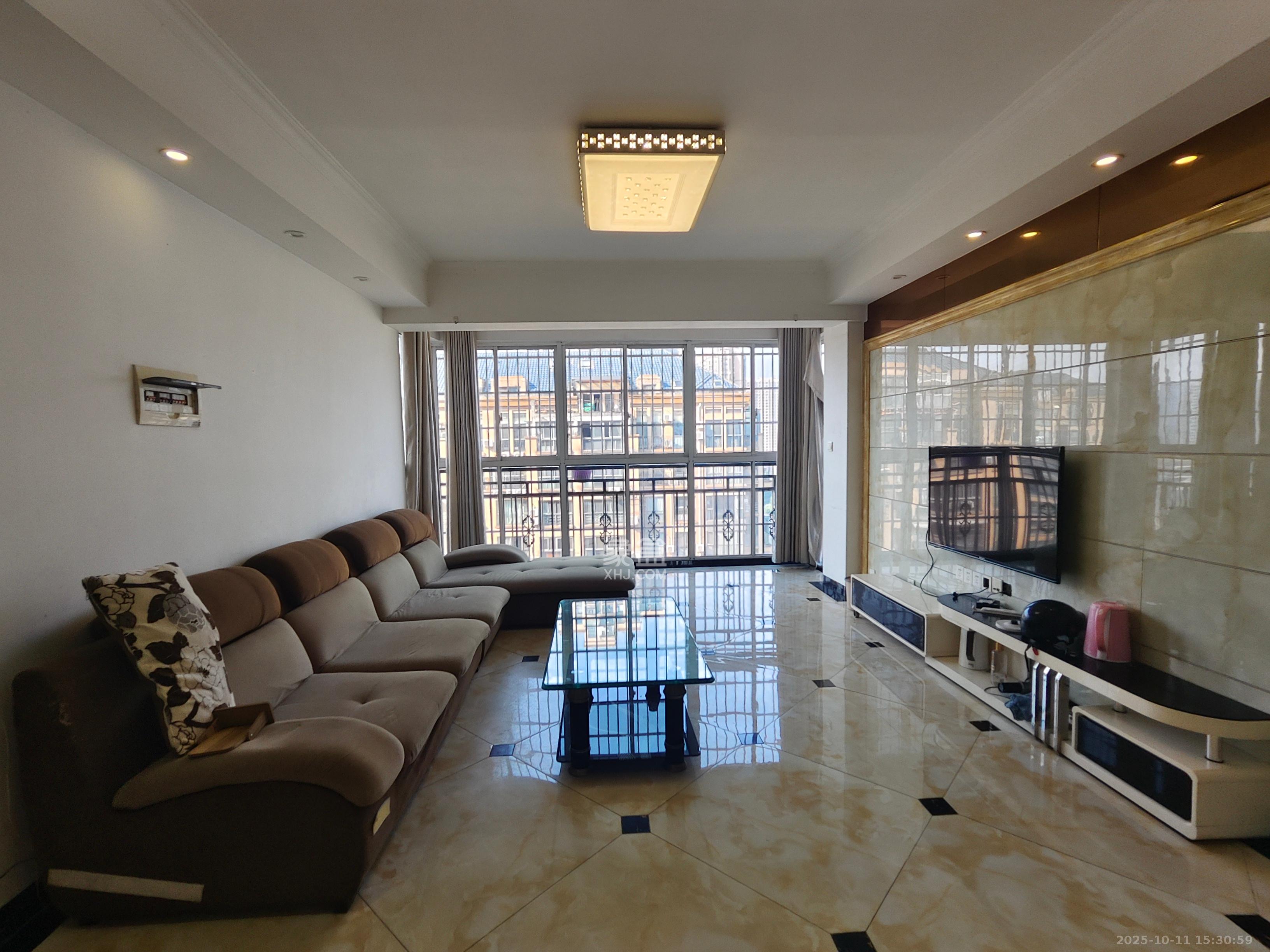 城市山水豪园(山水城市风景)  3室2厅1卫    2200.0元/月 城市山水豪园(山水城市风景)  3室2厅1卫    2200.0元/月室内图