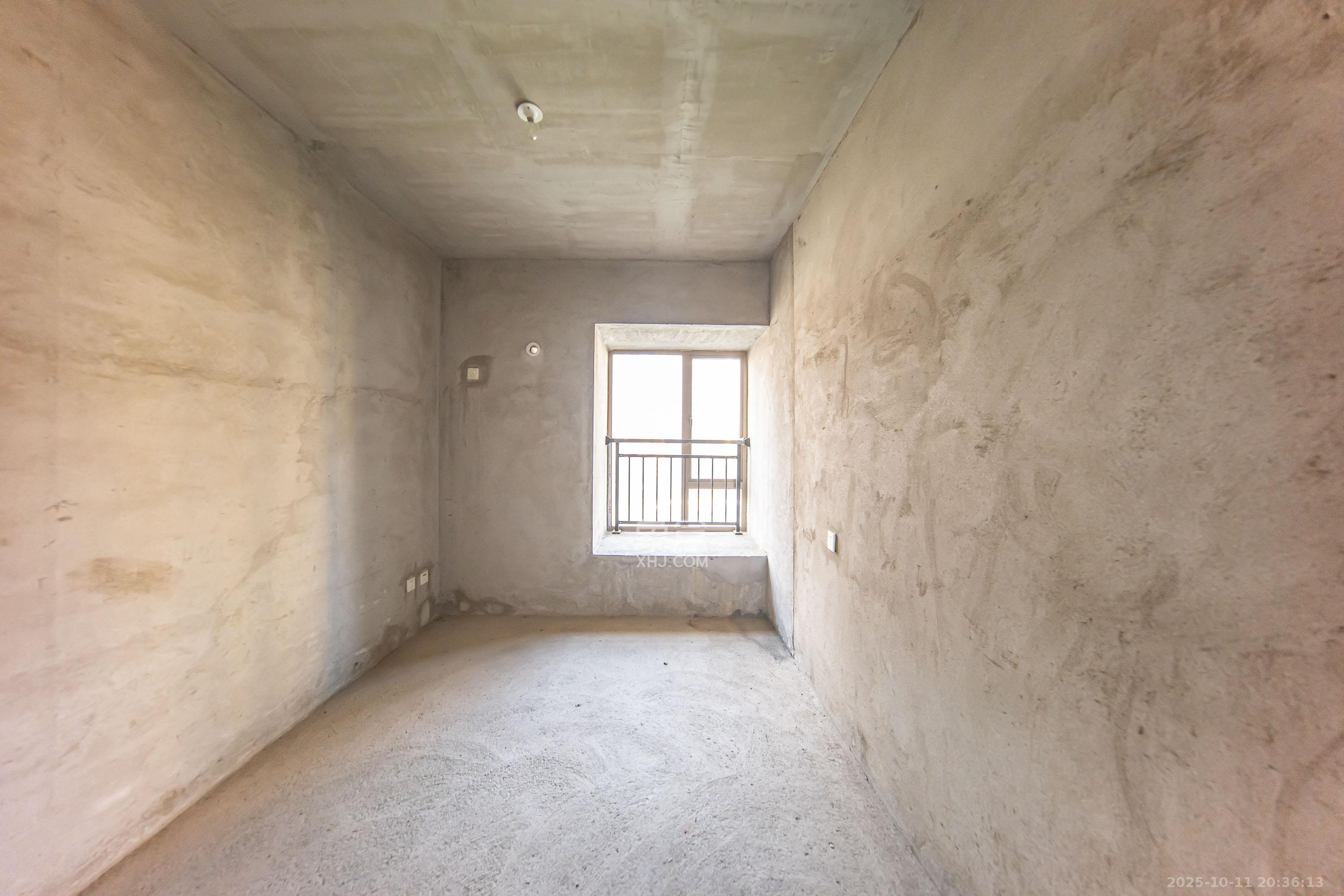 江山帝景哈佛  3室2厅2卫    78.0万卧室