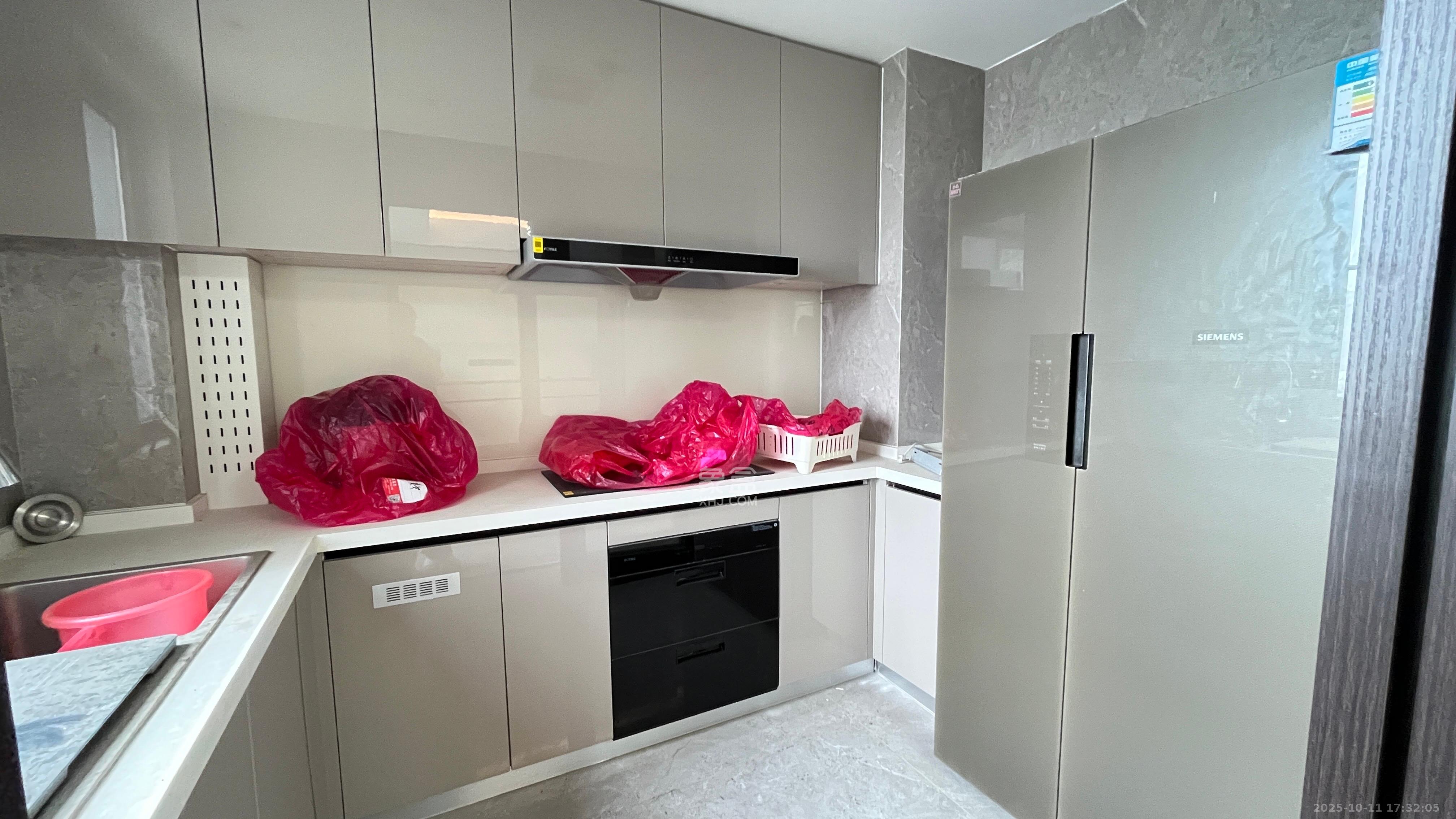 东原麓印长江B区 4室2厅2卫 4800.0元/月 东原麓印长江B区 4室2厅2卫 4800.0元/月室内图