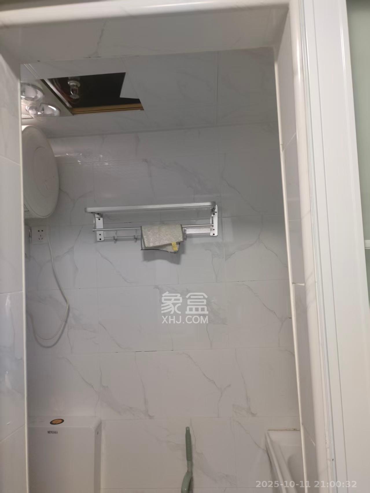 保利香槟国际  1室1厅1卫    1000.0元/月室内图